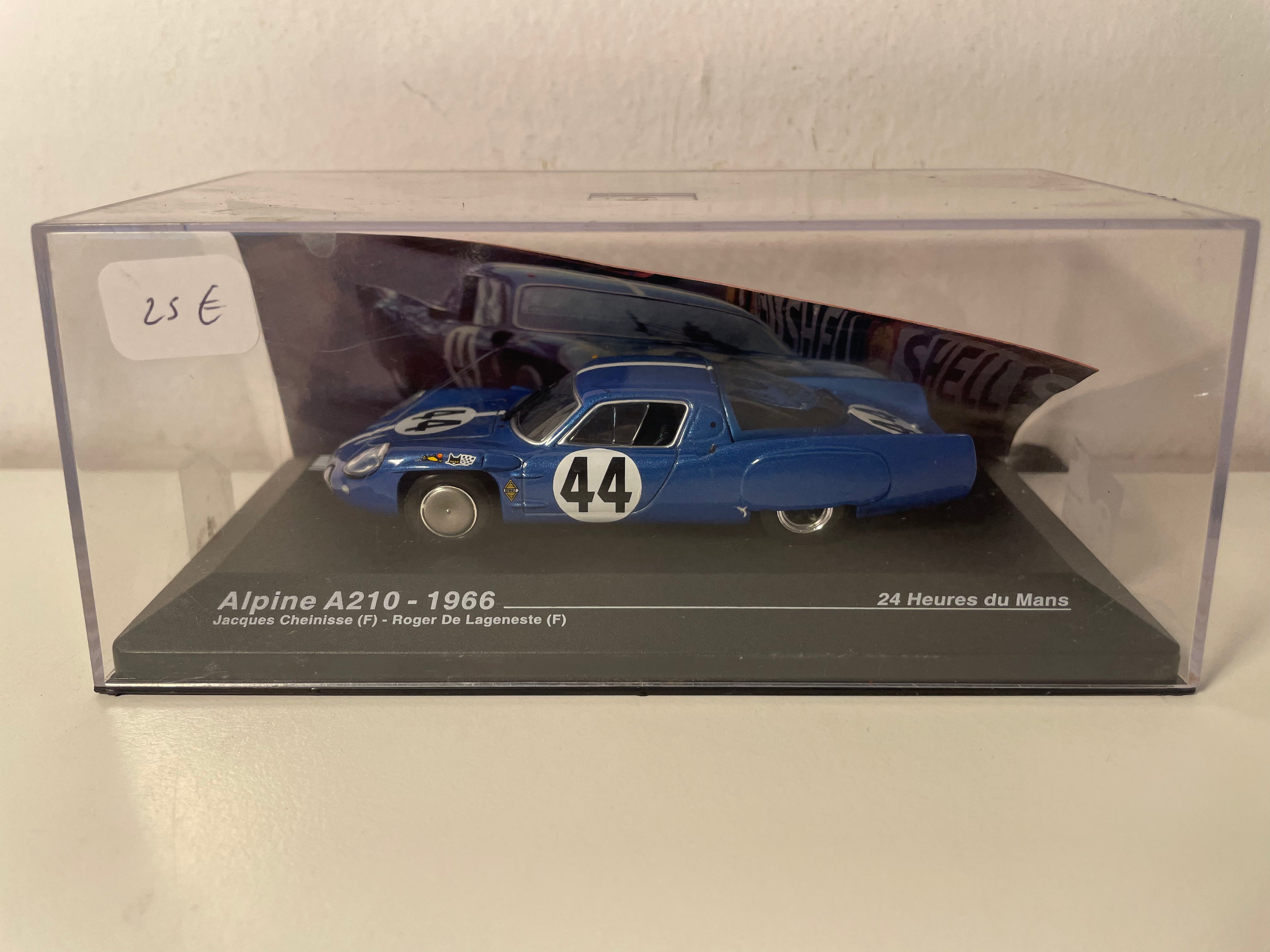 Renault Alpine A210 bleue numéro 44 - 24 heures du Mans de 1966