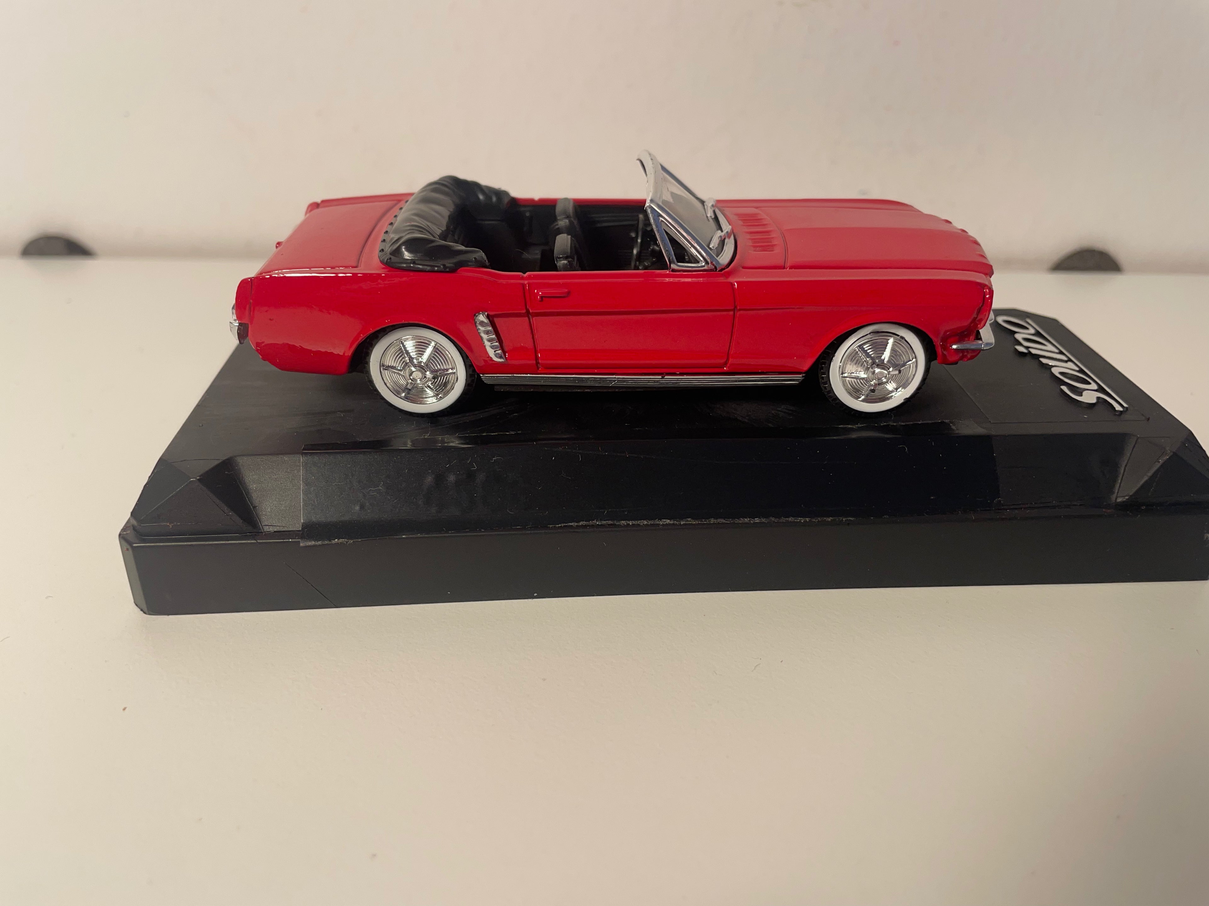 1964 Red Ford Mustang - Solido