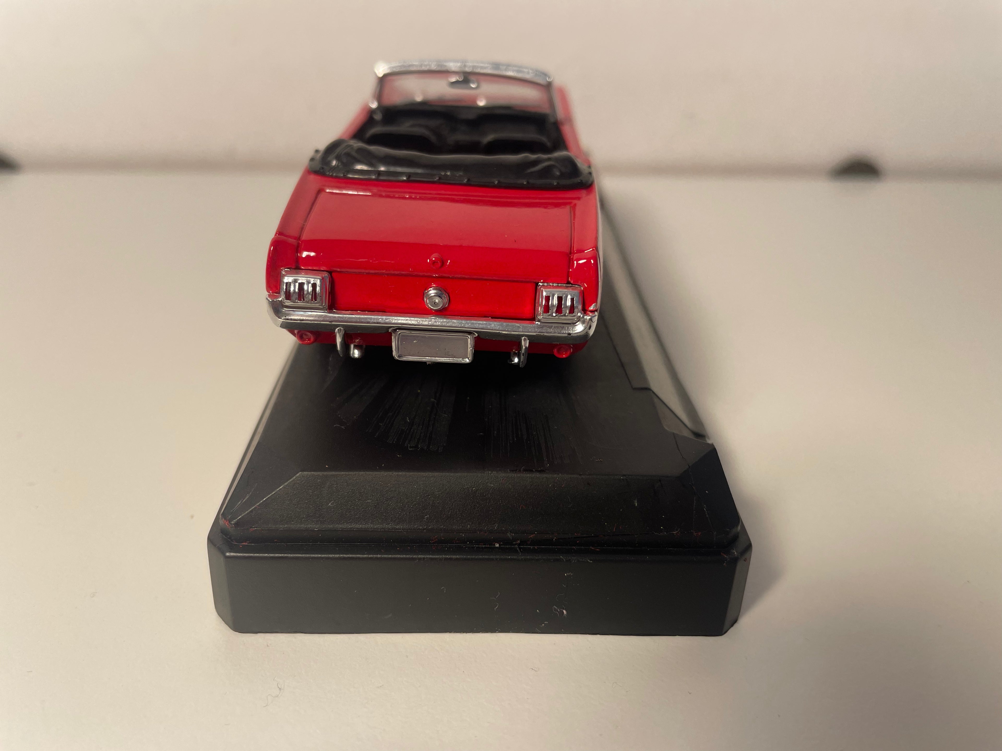 1964 Red Ford Mustang - Solido