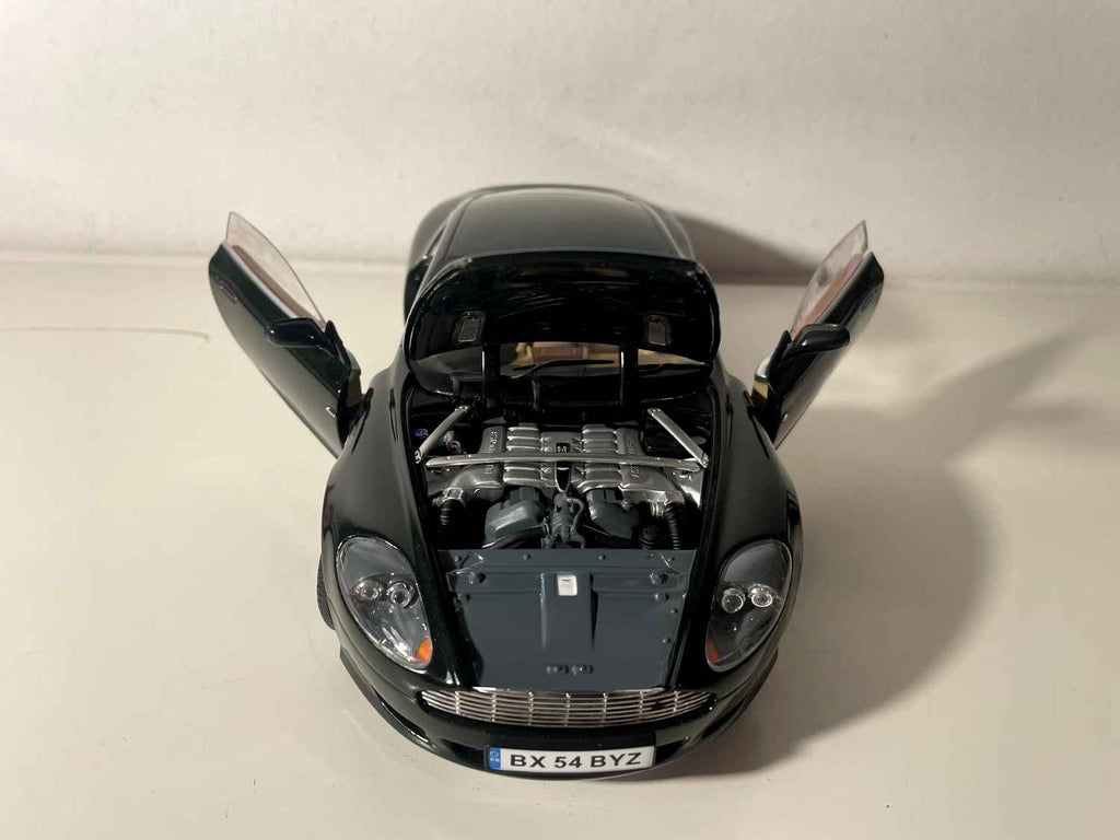 Aston Martin DB9 verte foncée - Solido (échelle 1/18ème)