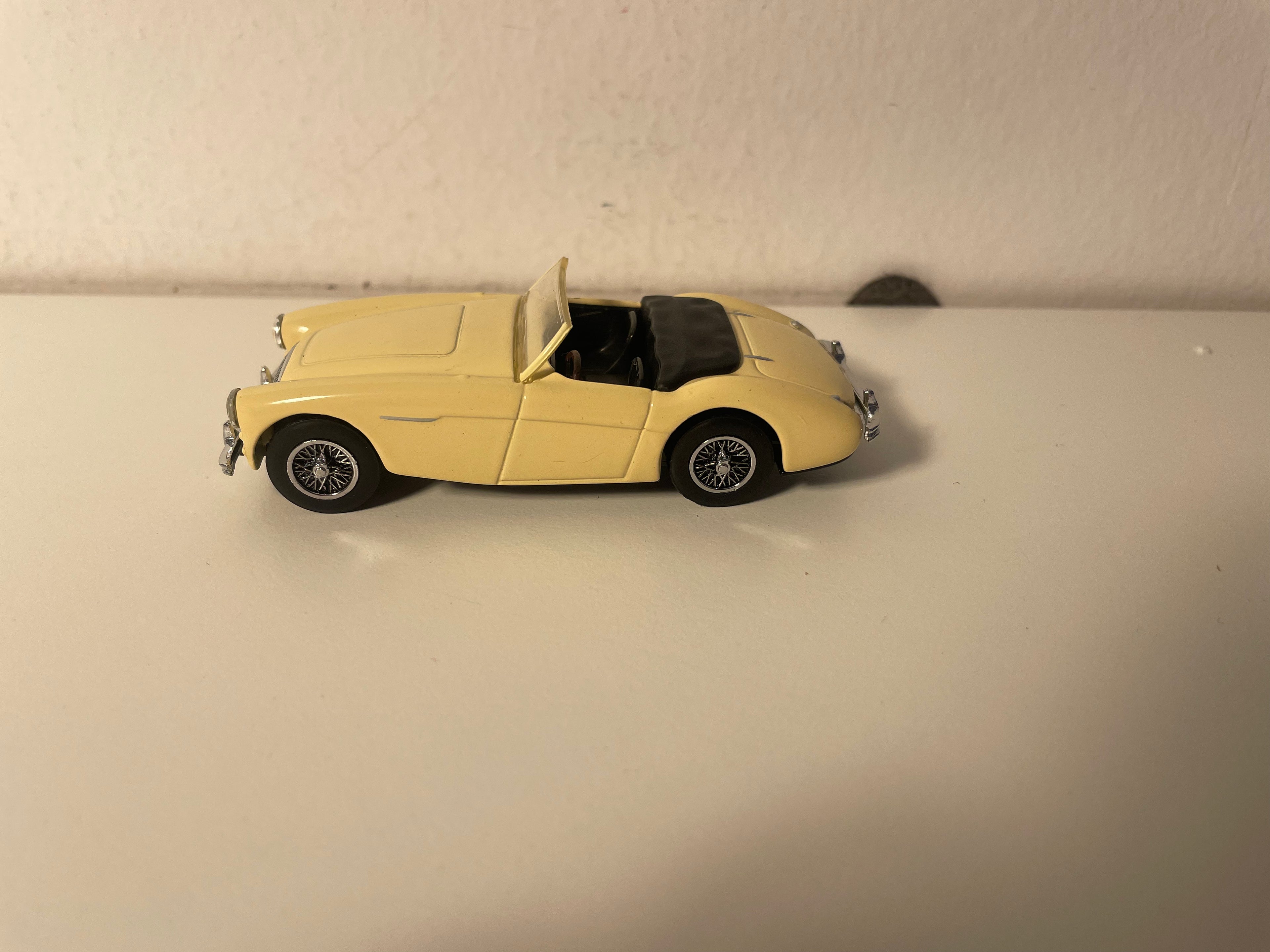 1966 Beige Austin Healey - Matchbox