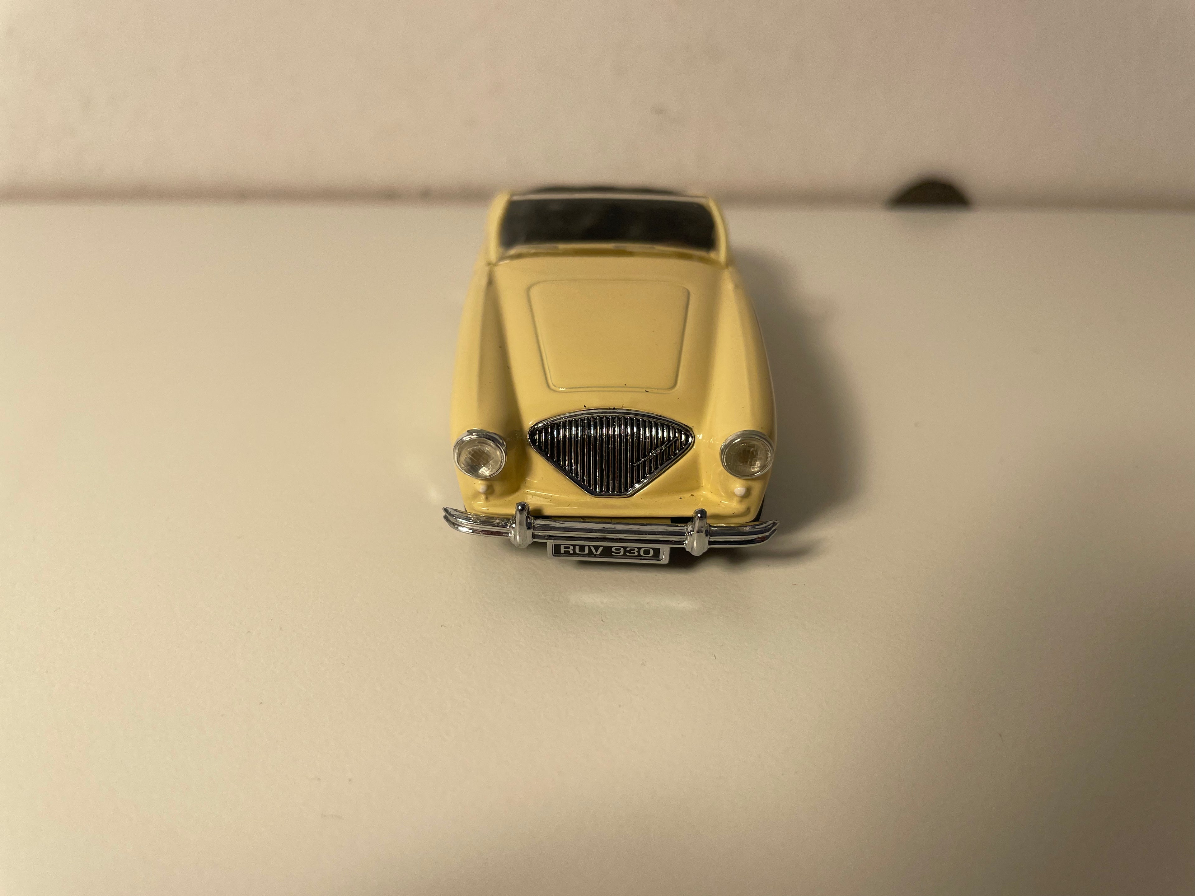 1966 Beige Austin Healey - Matchbox