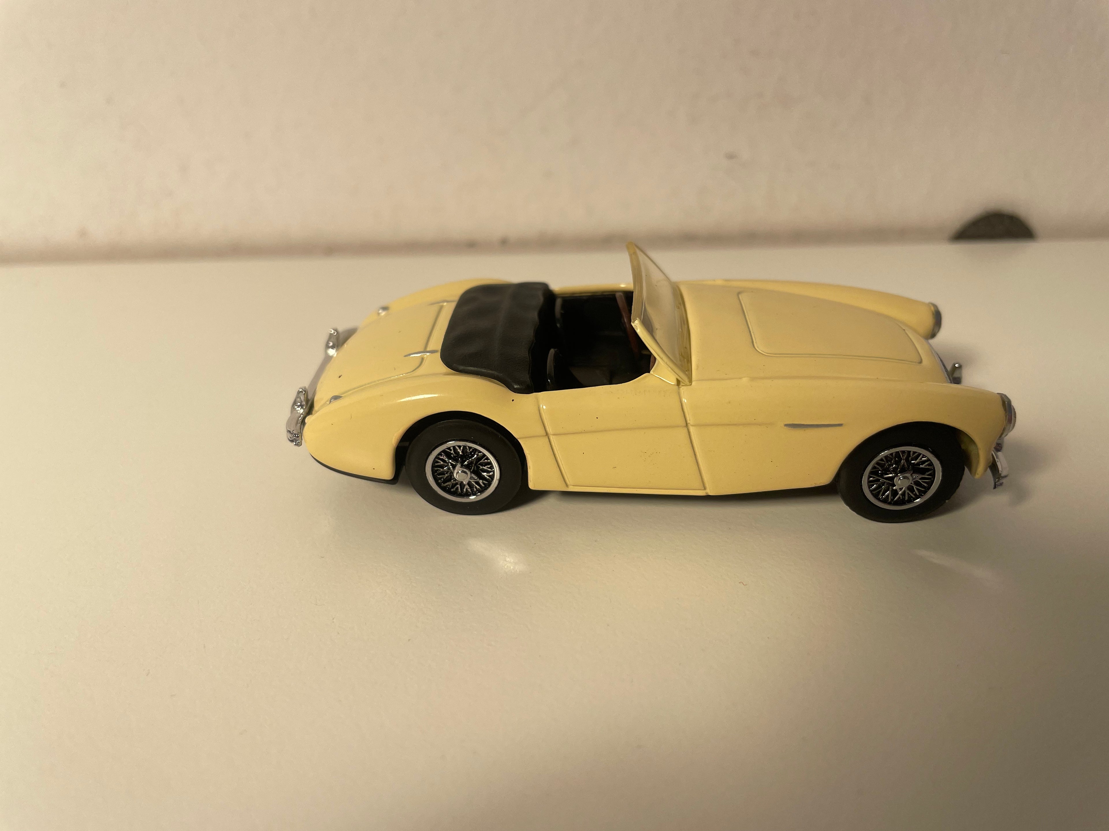 1966 Beige Austin Healey - Matchbox