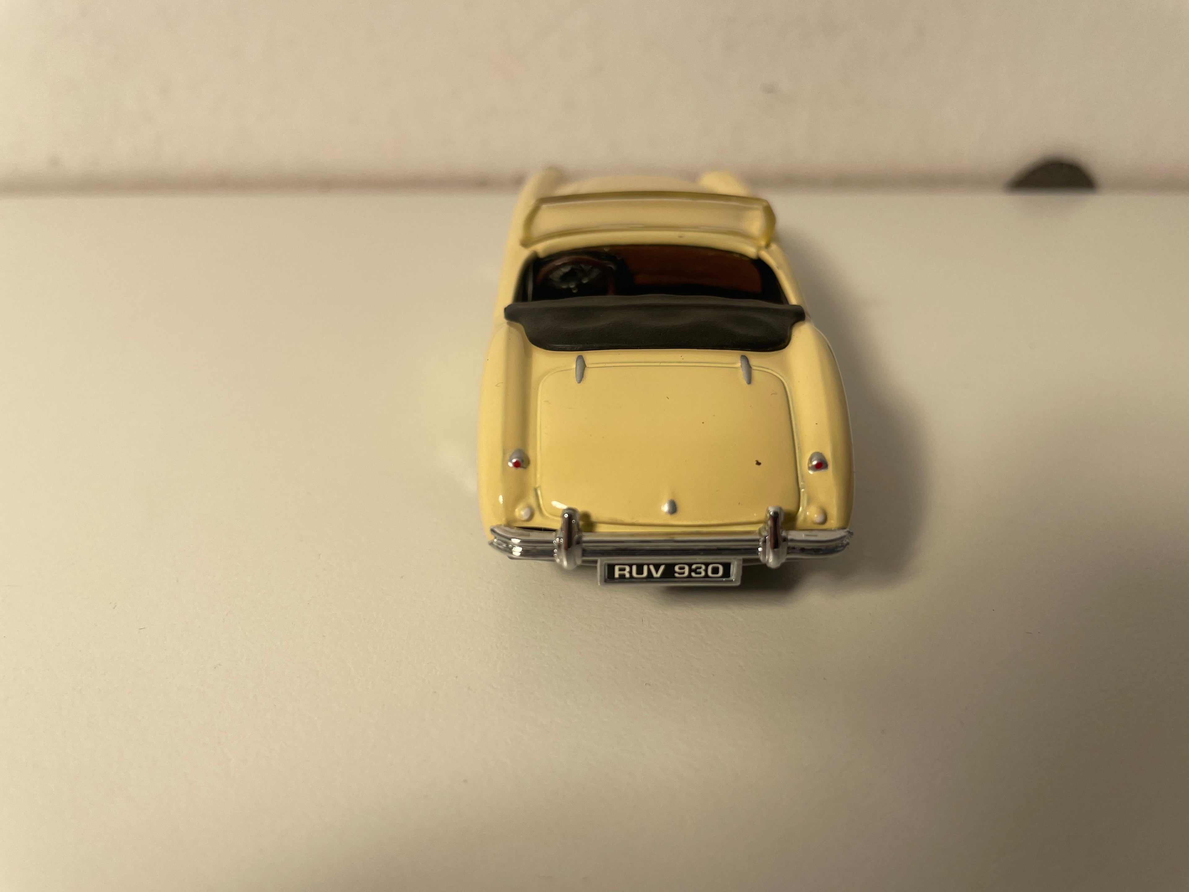 1966 Beige Austin Healey - Matchbox