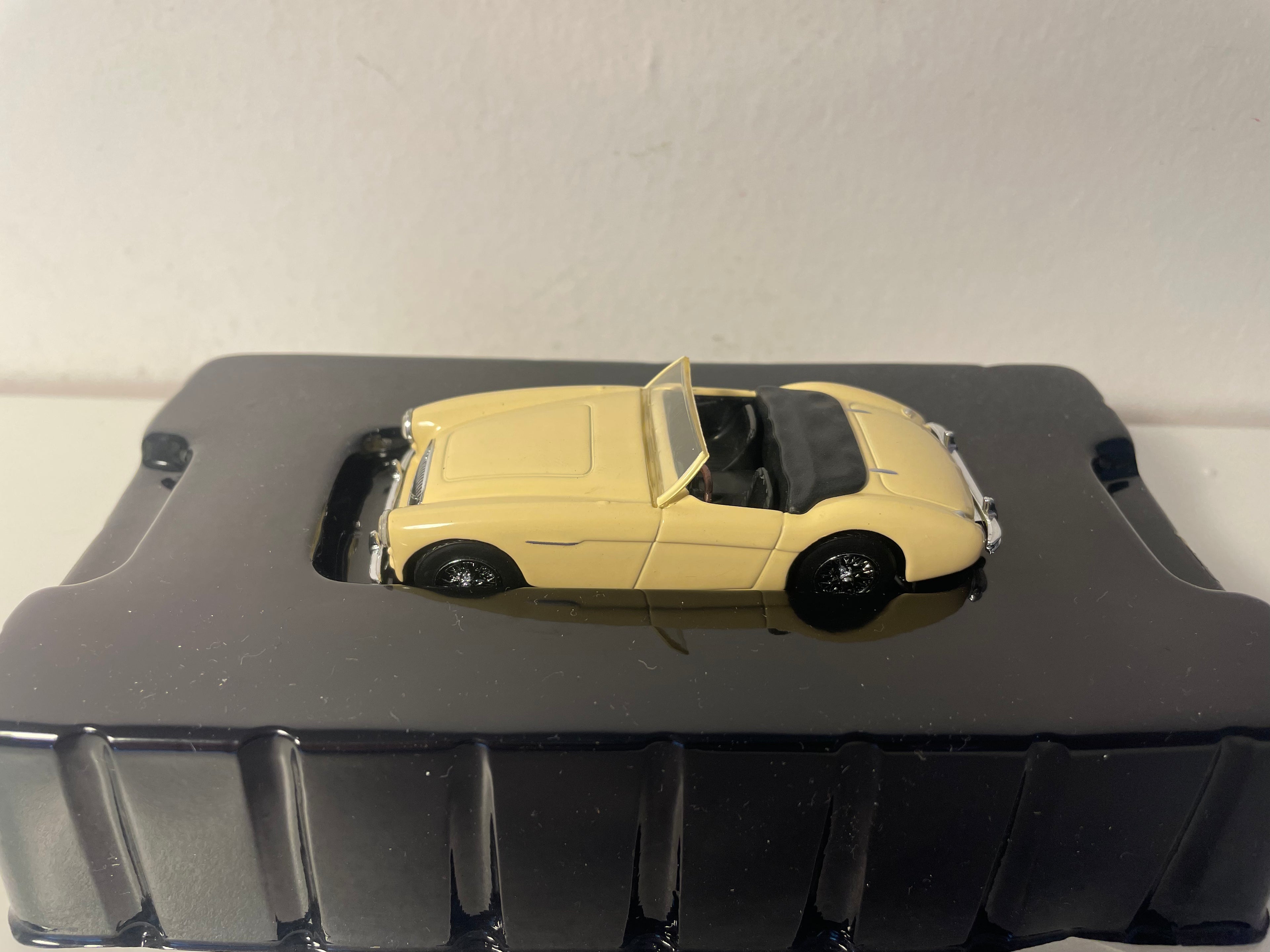 1966 Beige Austin Healey - Matchbox