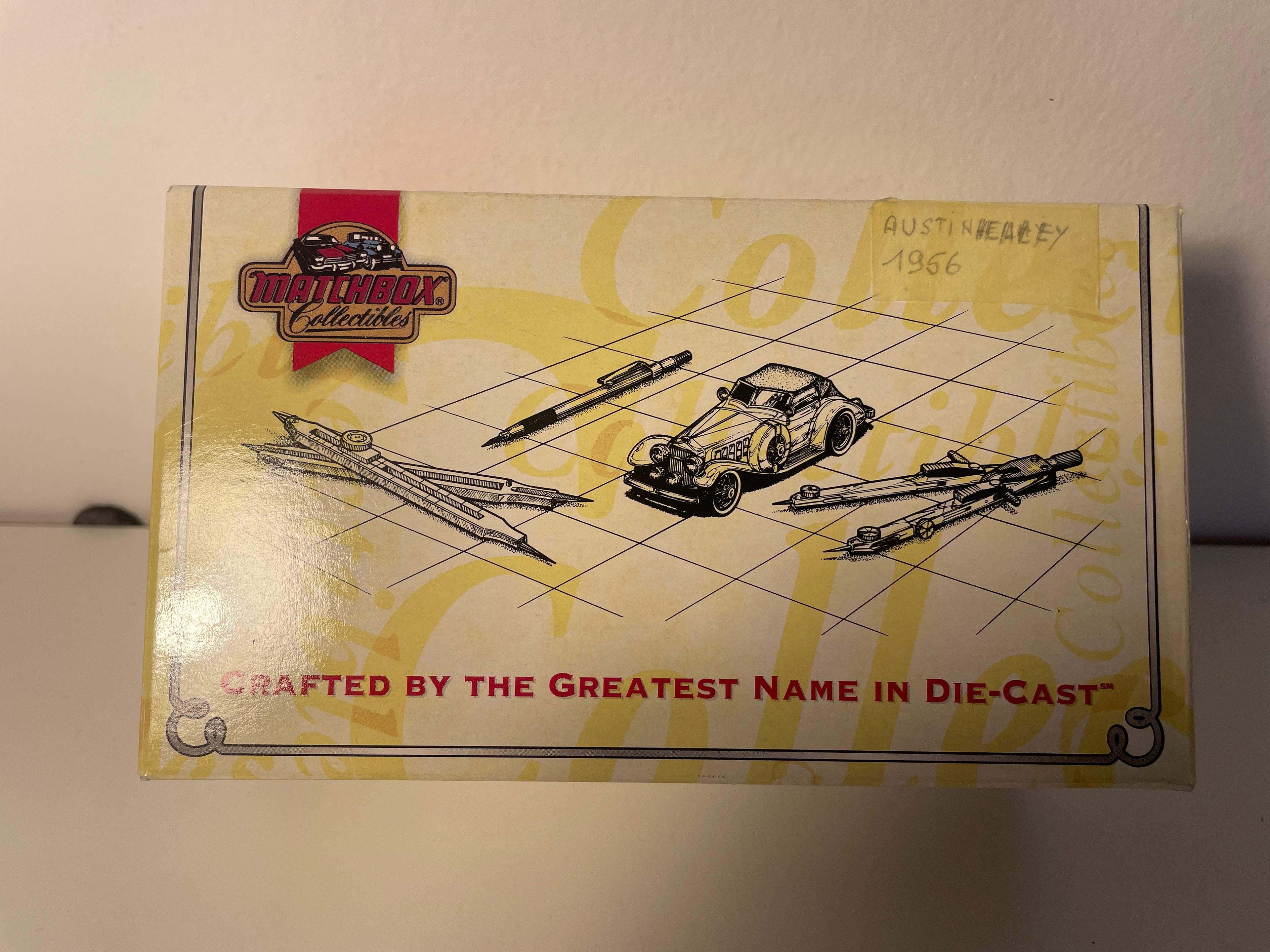 Austin Healey beżowy z 1966 - Matchbox