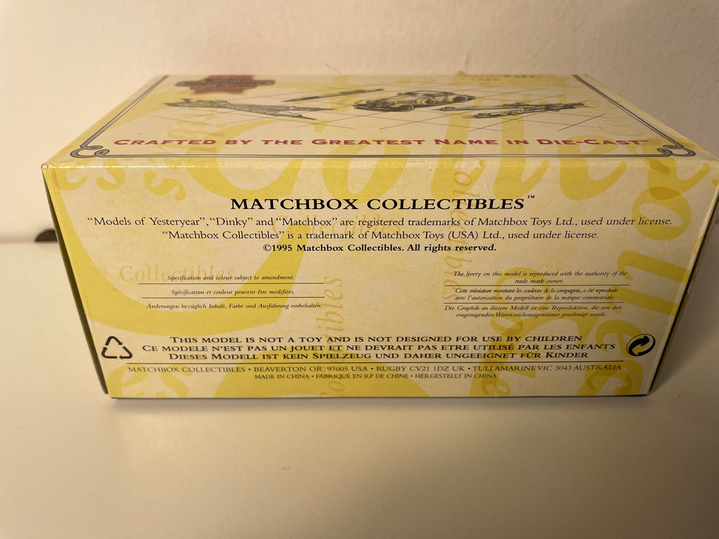 Austin Healey beżowy z 1966 - Matchbox