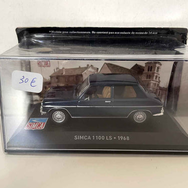 Donkerblauwe Simca 1100 LS uit 1968