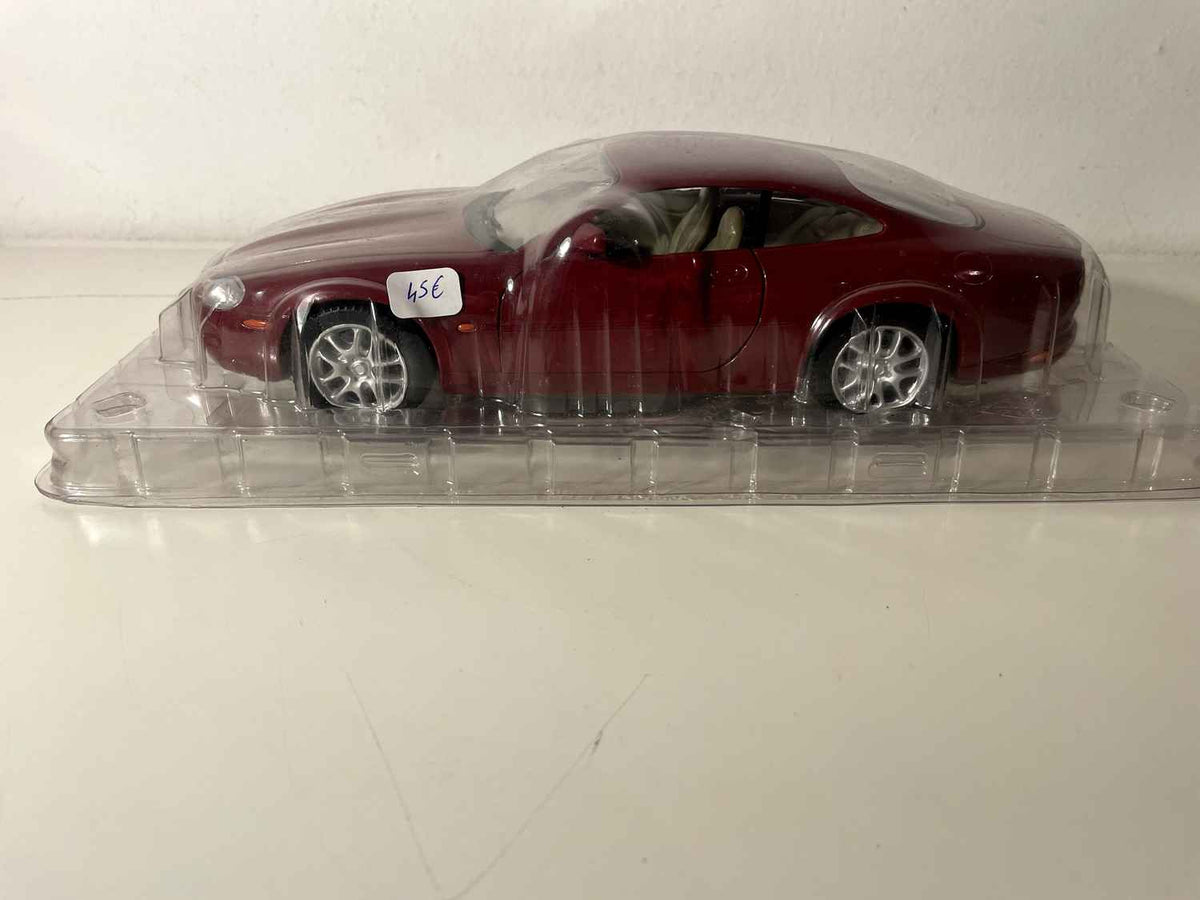Jaguar XKR Bordeaux - Solido (1/18 scale)