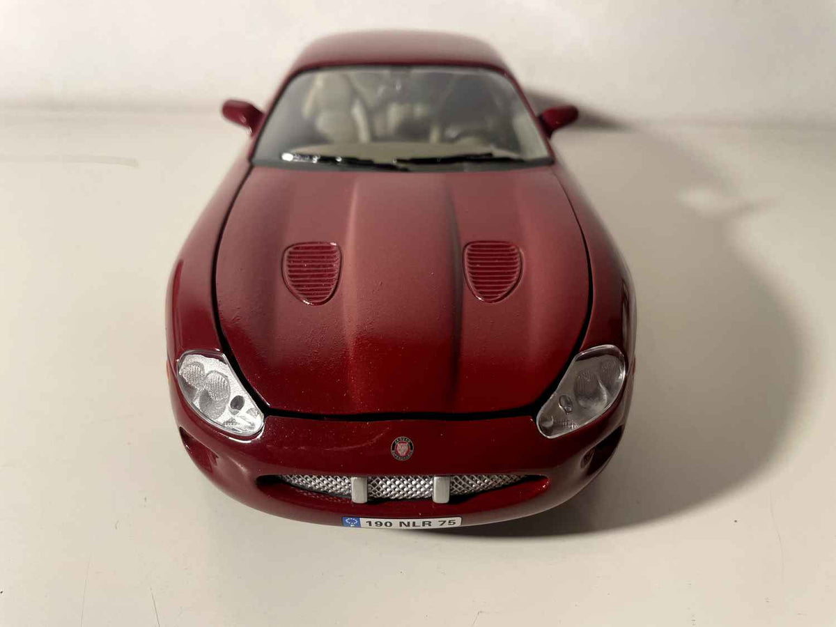 Jaguar XKR Bordeaux - Solido (1/18 scale)