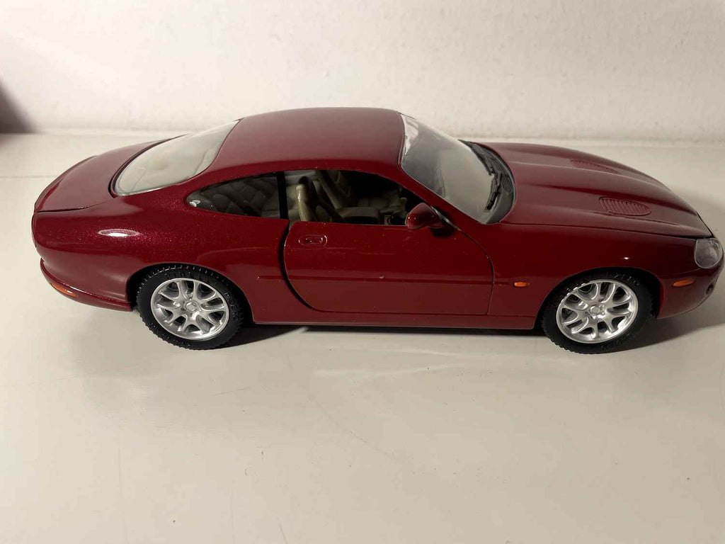Jaguar XKR Bordeaux - Solido (1/18 scale)