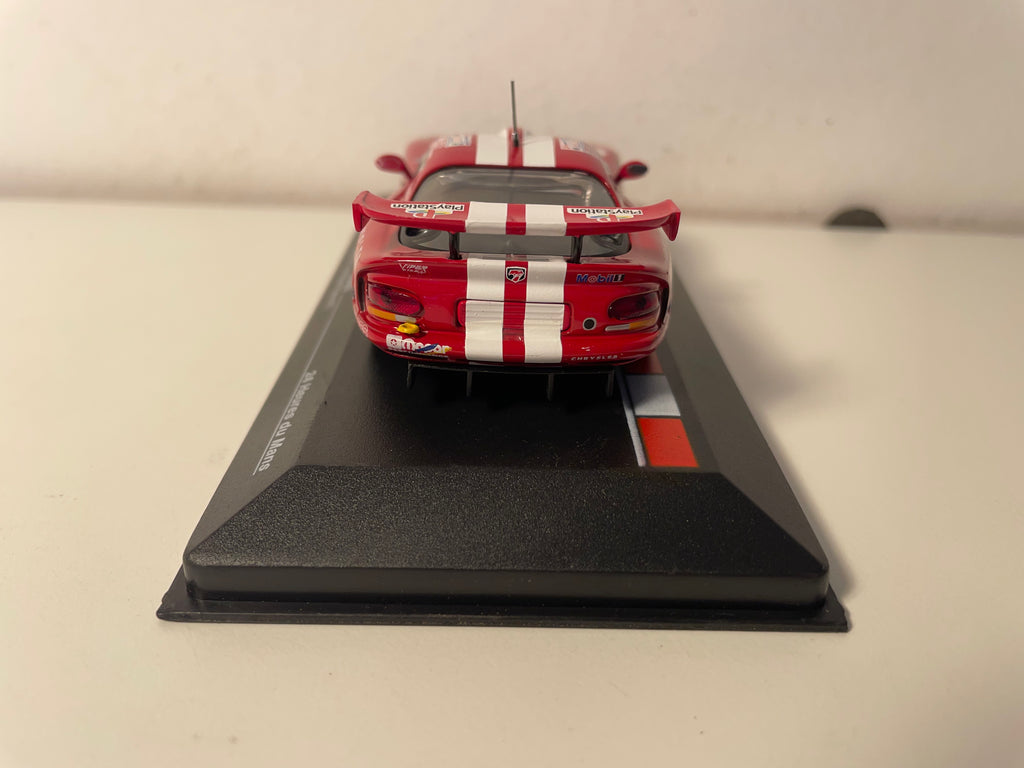 Chrysler Viper GTS-R czerwono-biały numer 51 - 24 godziny Le Mans 2000