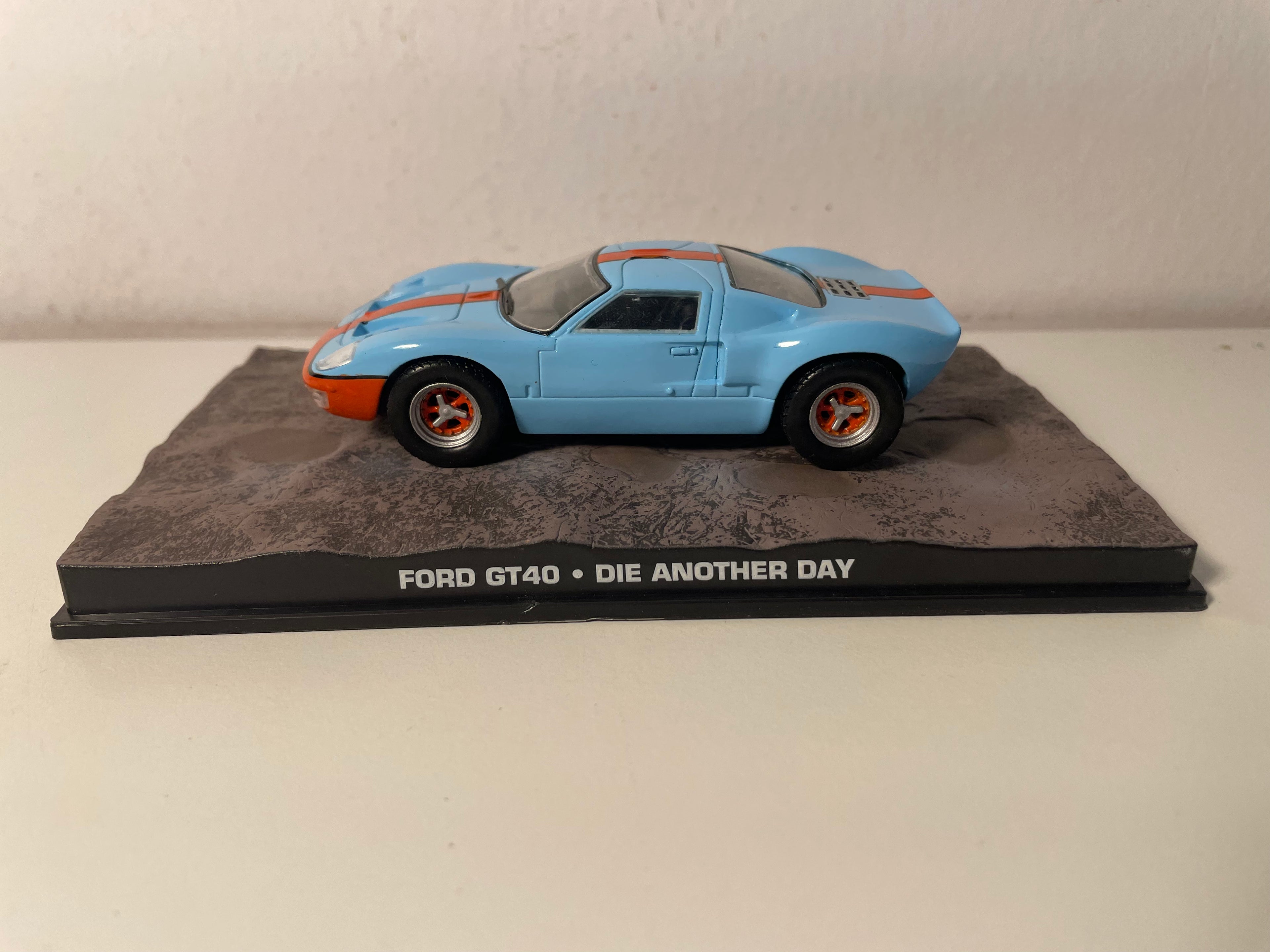 Ford GT 40 in GULF livery (blue and orange) - JAMES BOND - Die Another Day