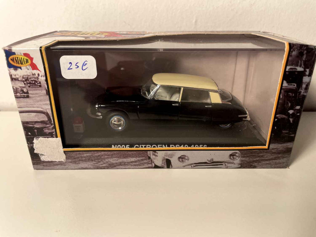 Citroën DS 19 czarna z beżowym dachem z 1956 roku - kolekcja Nostalgie referencja N005