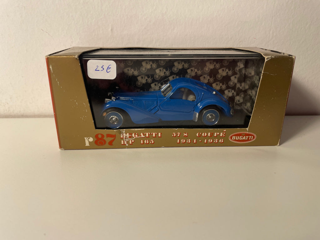 Bugatti 57S coupé blu del 1932/1934 (BRUMM)