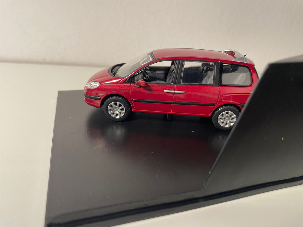 Peugeot 807 burdeos - NOREV (caja rectangular)
