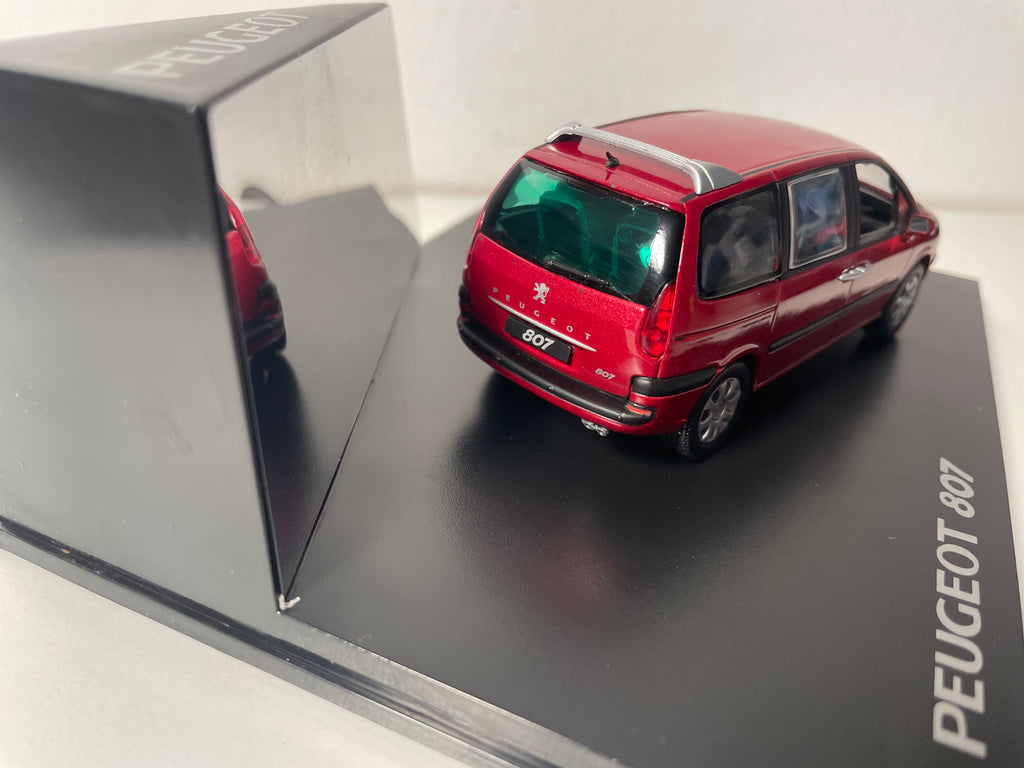 Peugeot 807 burdeos - NOREV (caja rectangular)
