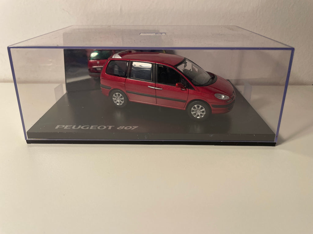 Peugeot 807 burdeos - NOREV (caja rectangular)