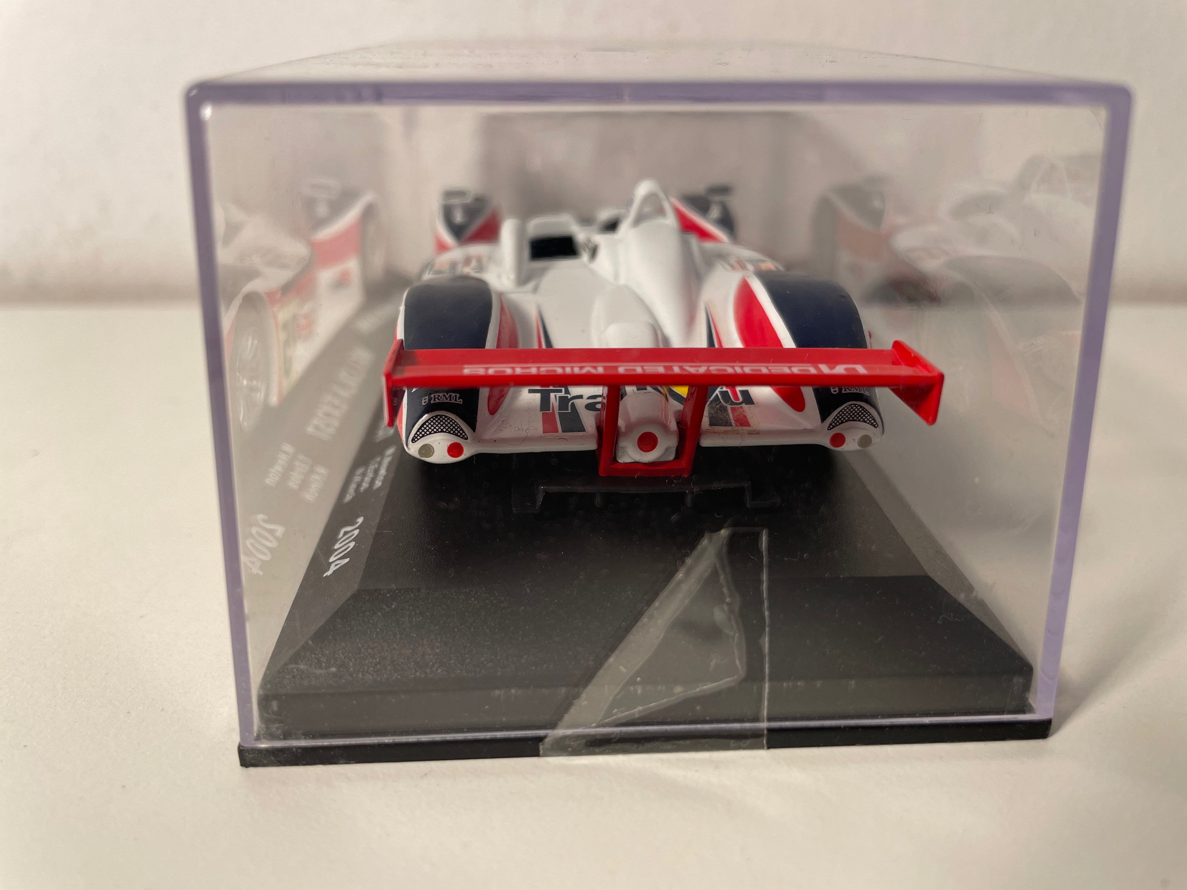 MG Lola EX257 wäiss, blo a rout Nummer 25 (24 Stonne vu Le Mans 2004)