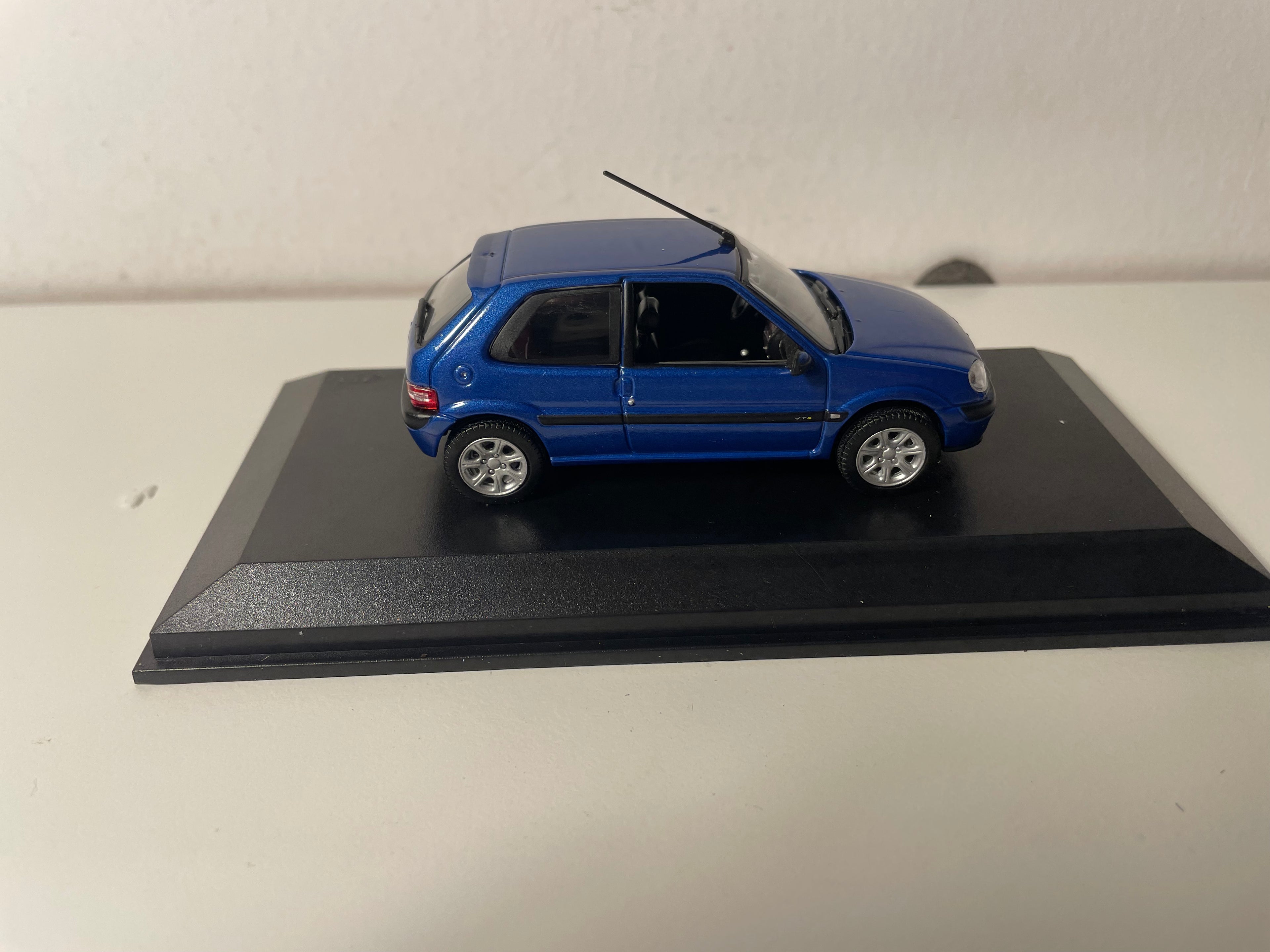 Citroën Saxo blann - NOREV