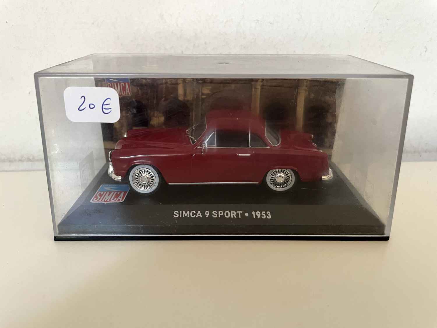 SIMCA 9 Sport Burdeos de 1953
