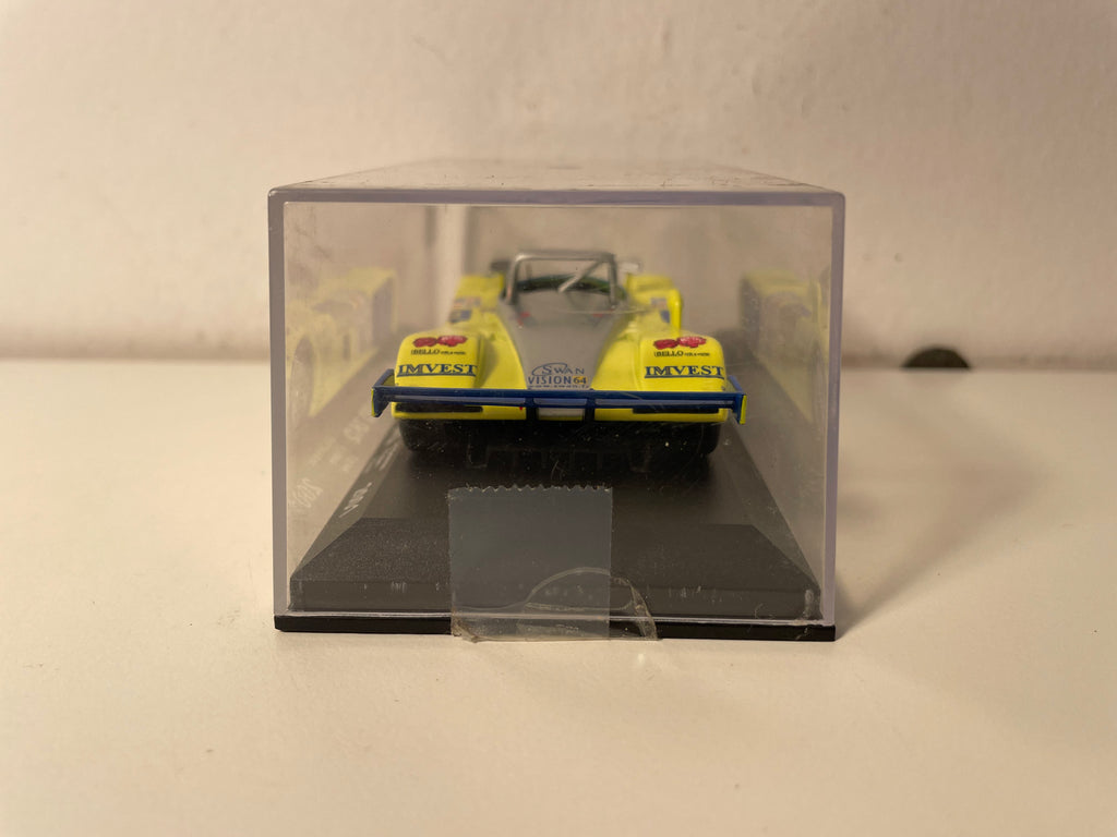 Reynard 2KQ giallo e blu numero 38 (24 Ore di Le Mans 2001)