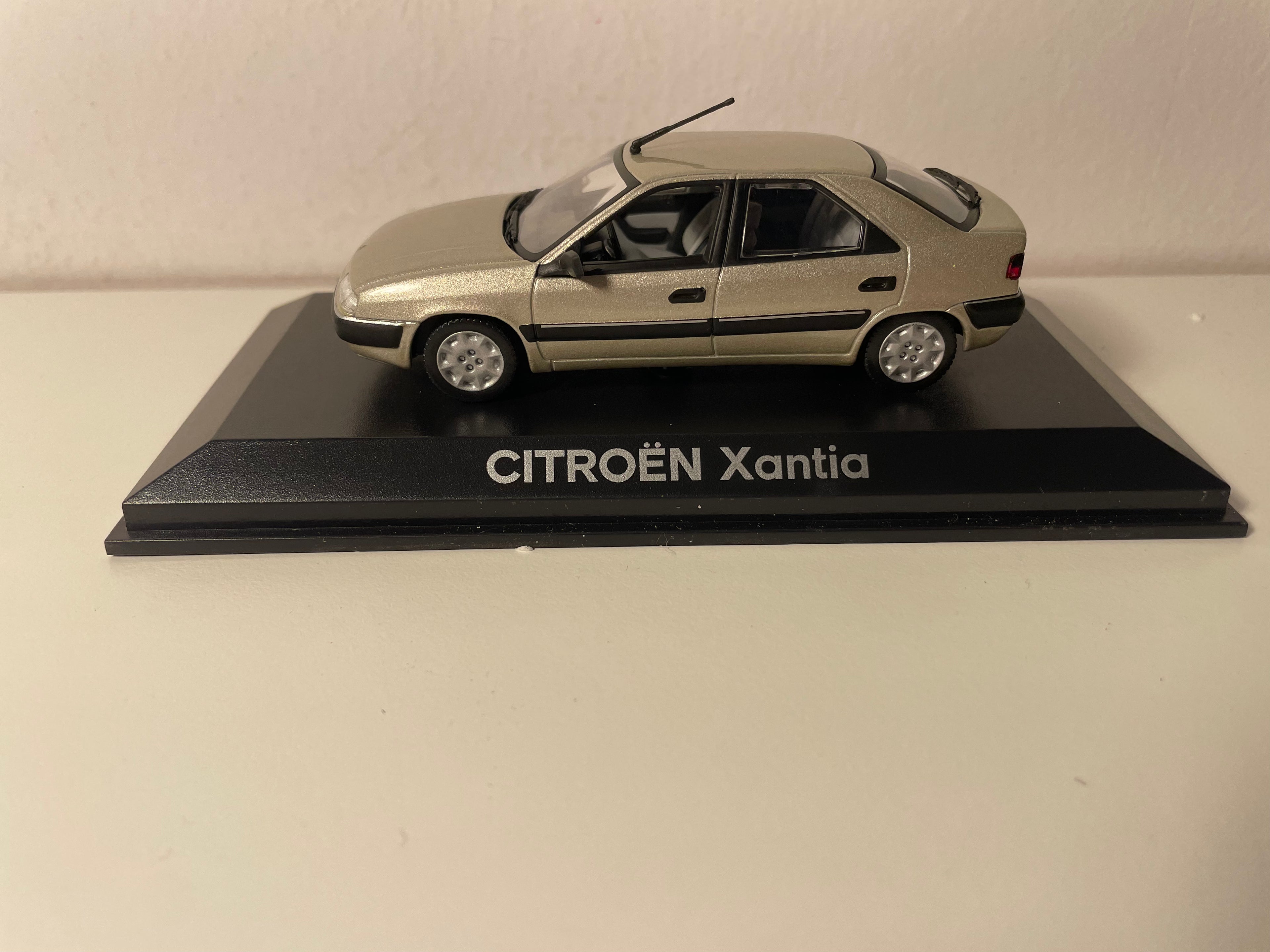 Citroën Xantia lichtbruin? - NOREV