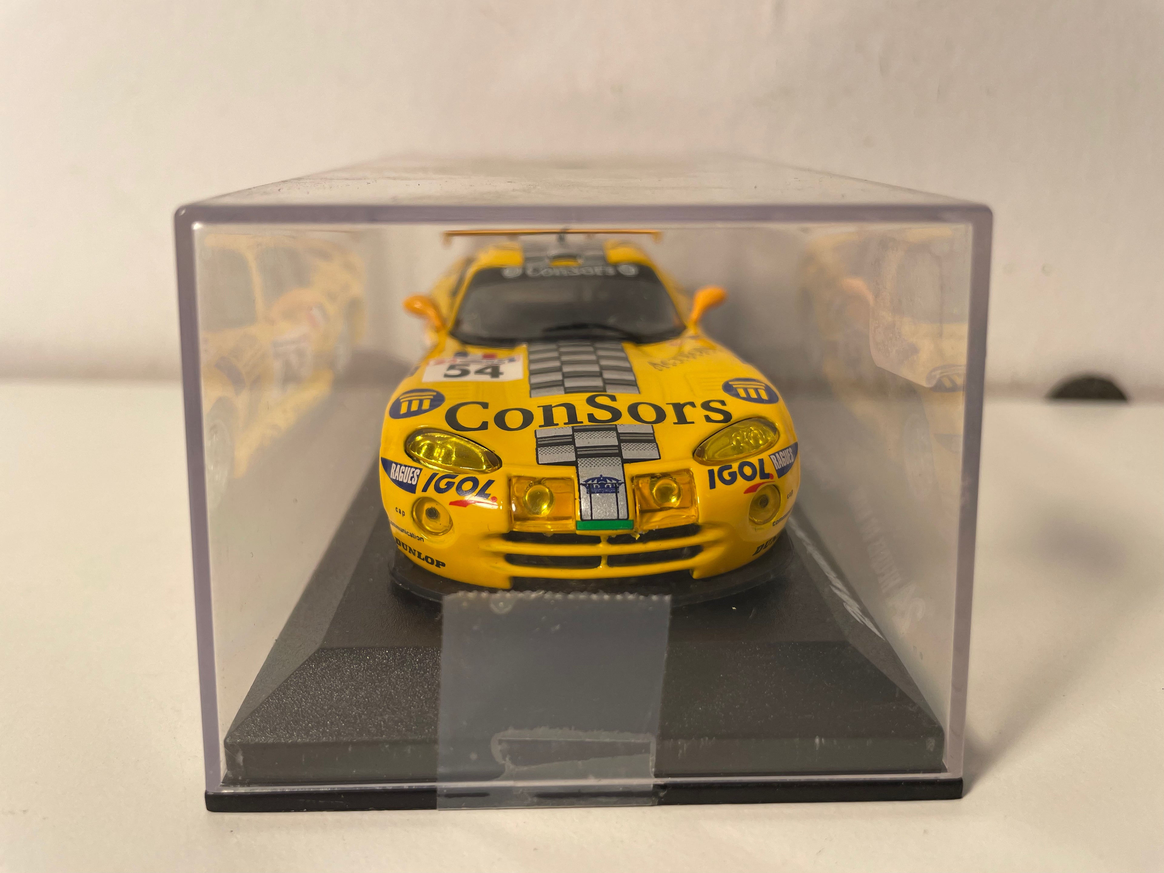 Giele Chrysler Viper GTS-R Nummer 54 (24 Stonnen Le Mans 2000)