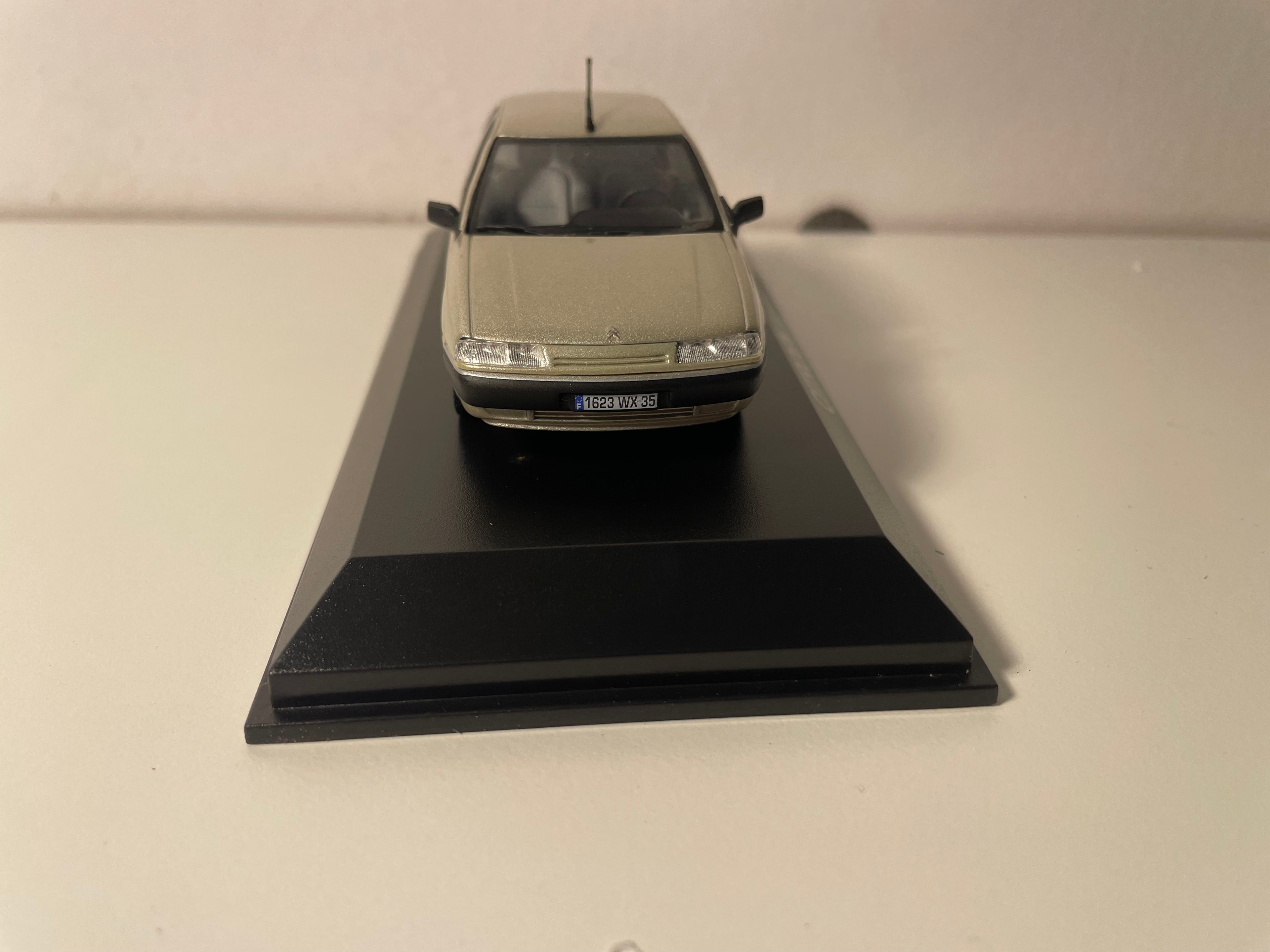 Citroën Xantia lichtbruin? - NOREV