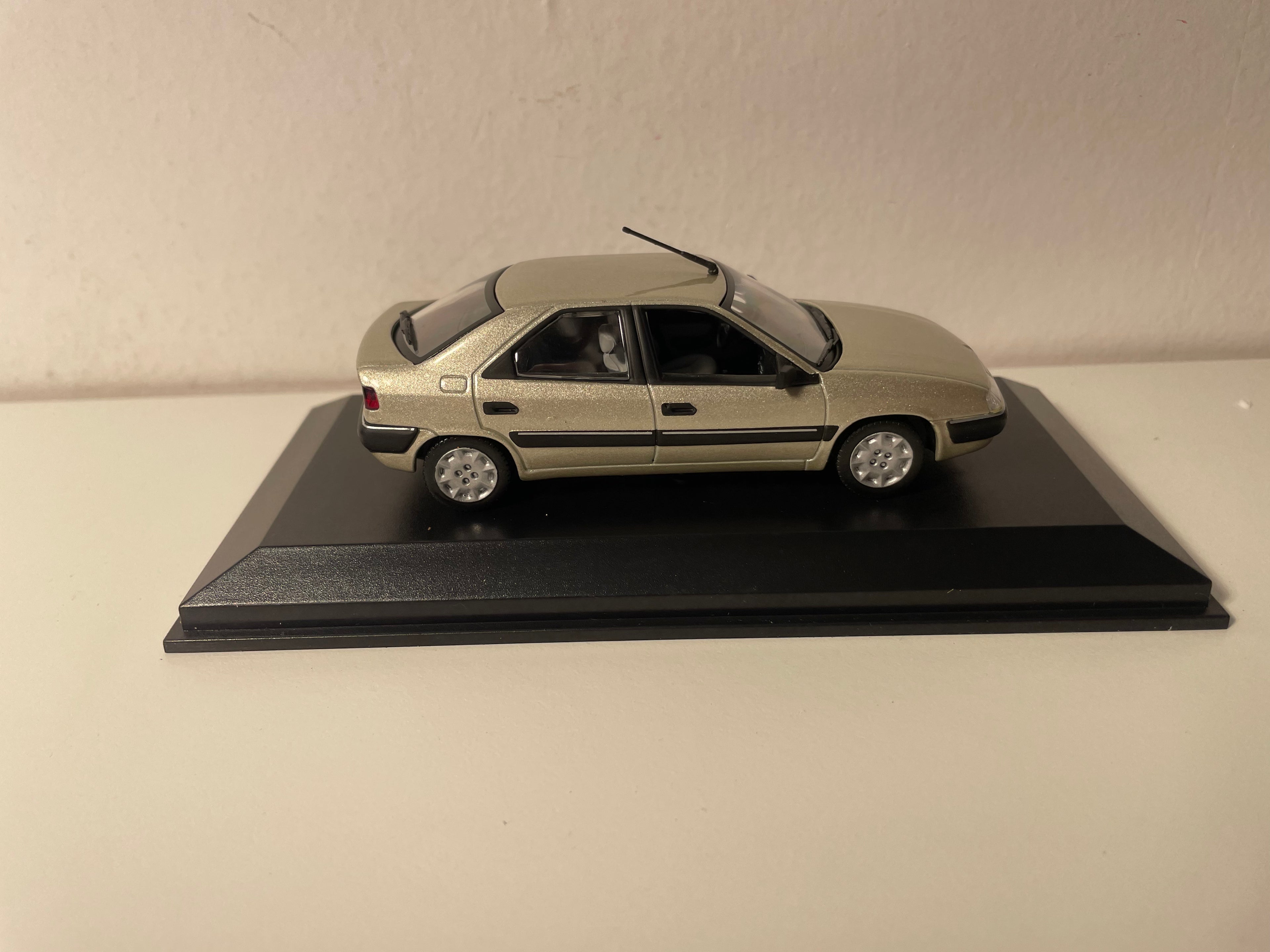 Citroën Xantia lichtbruin? - NOREV