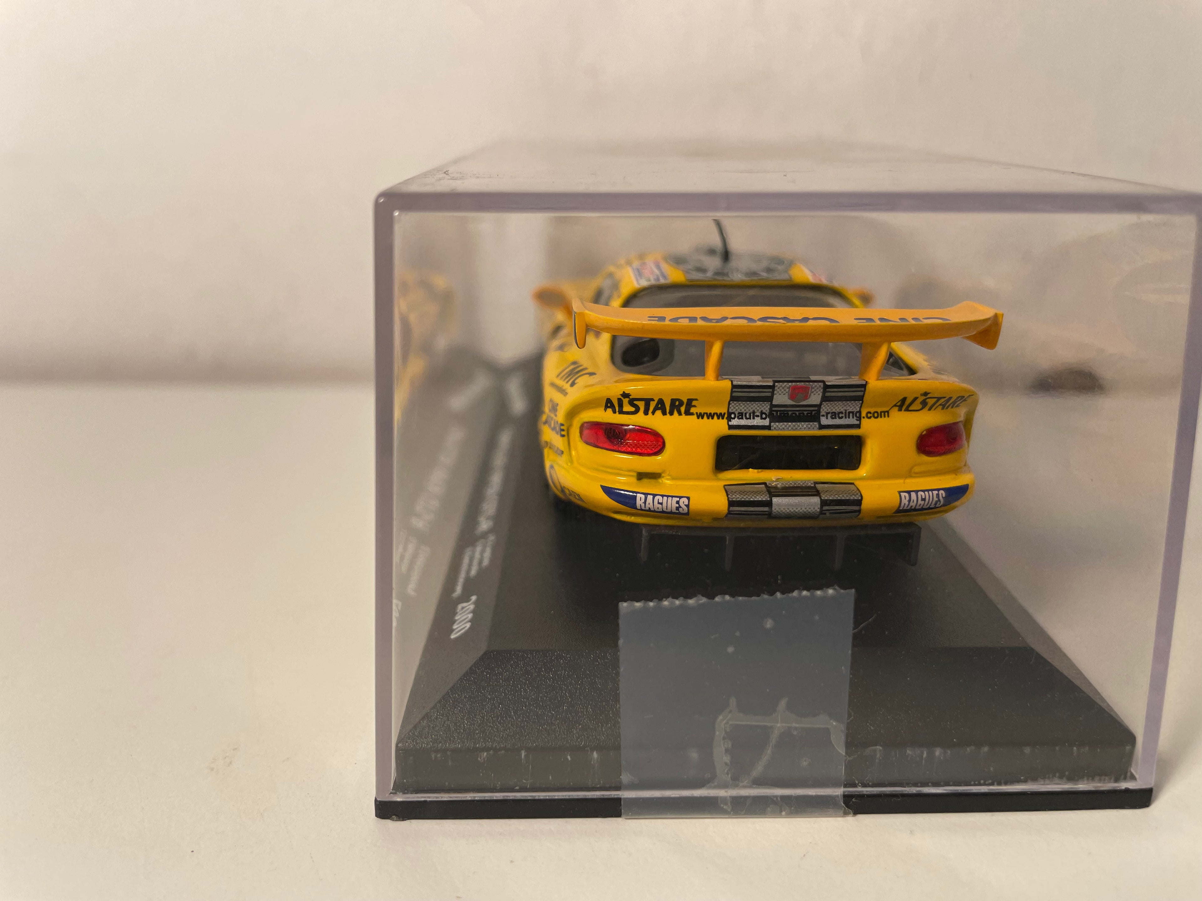 Giele Chrysler Viper GTS-R Nummer 54 (24 Stonnen Le Mans 2000)