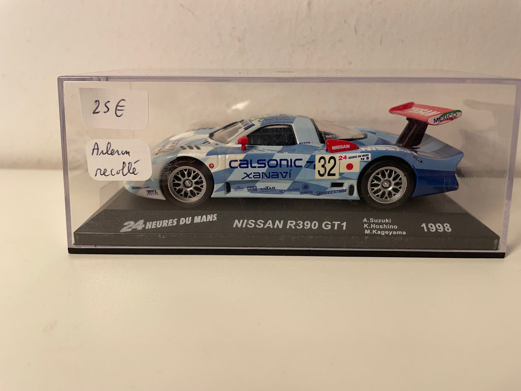 Blue Nissan R390 GT1 number 32 (1998 24 Hours of Le Mans)