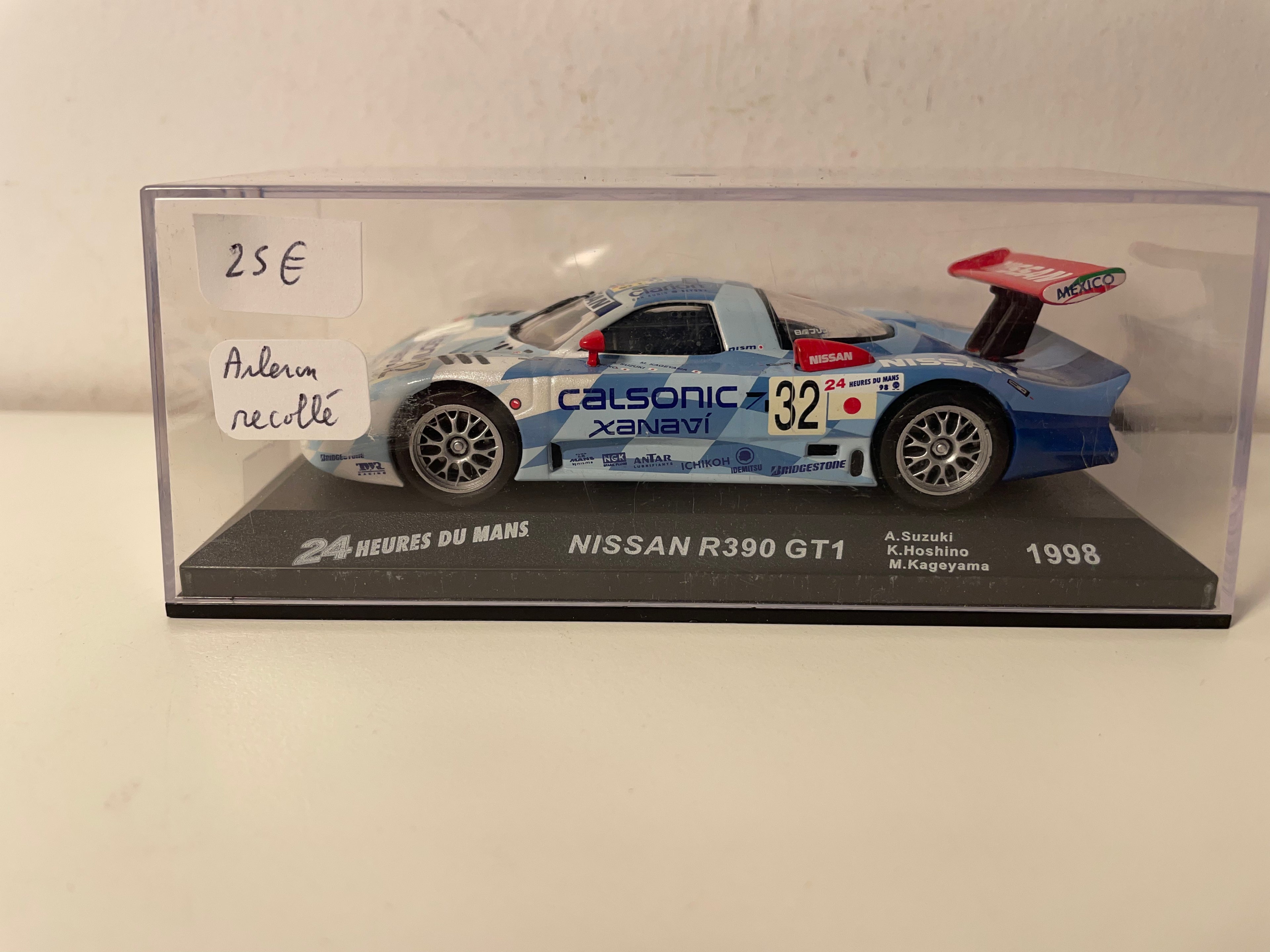 Bloen Nissan R390 GT1 Nummer 32 (24 Stonnen Le Mans 1998)