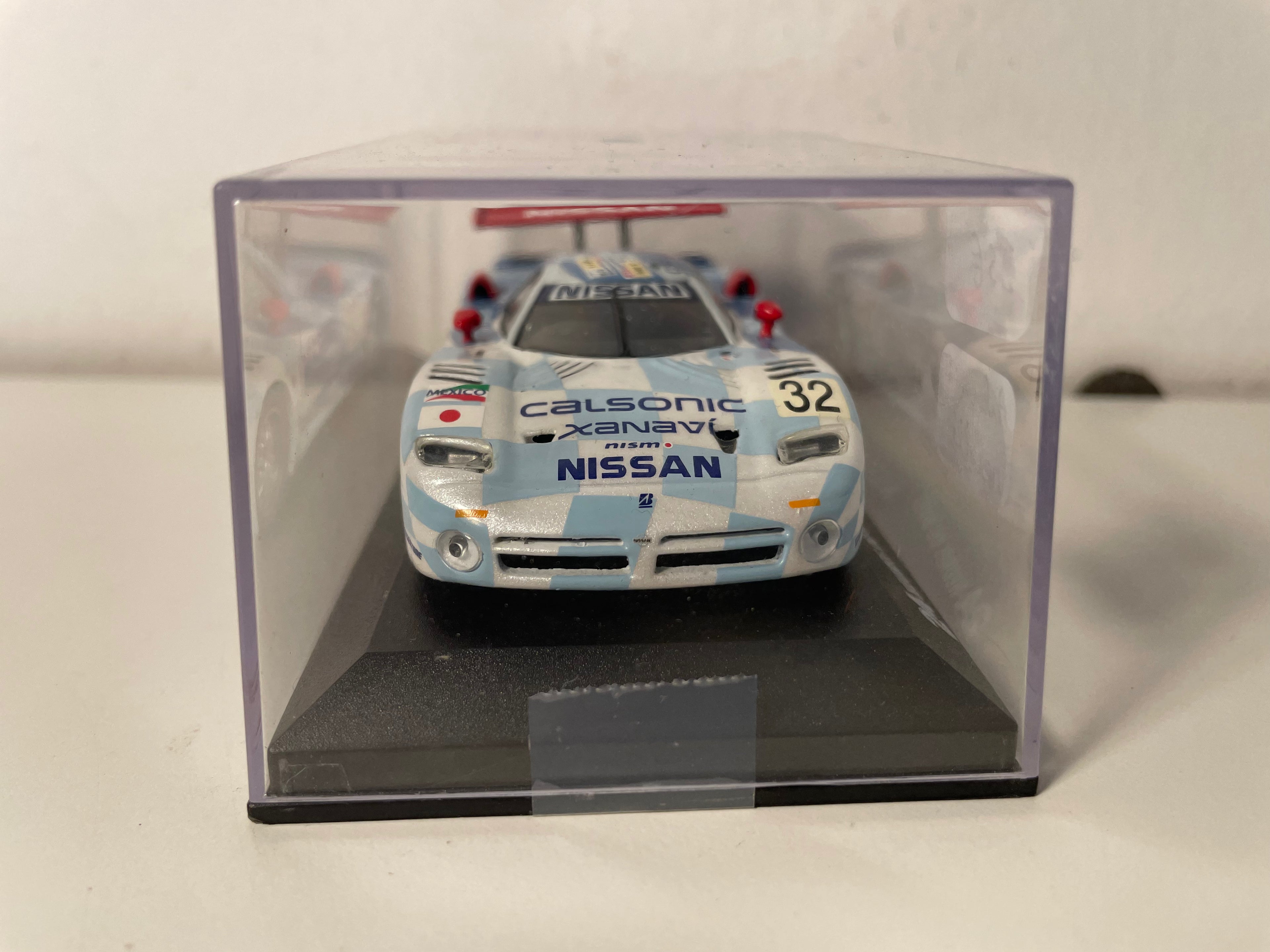 Bloen Nissan R390 GT1 Nummer 32 (24 Stonnen Le Mans 1998)