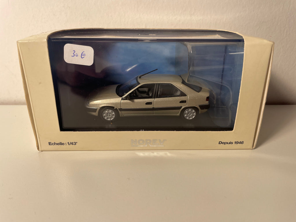 Citroën Xantia jasnobrązowy? - NOREV