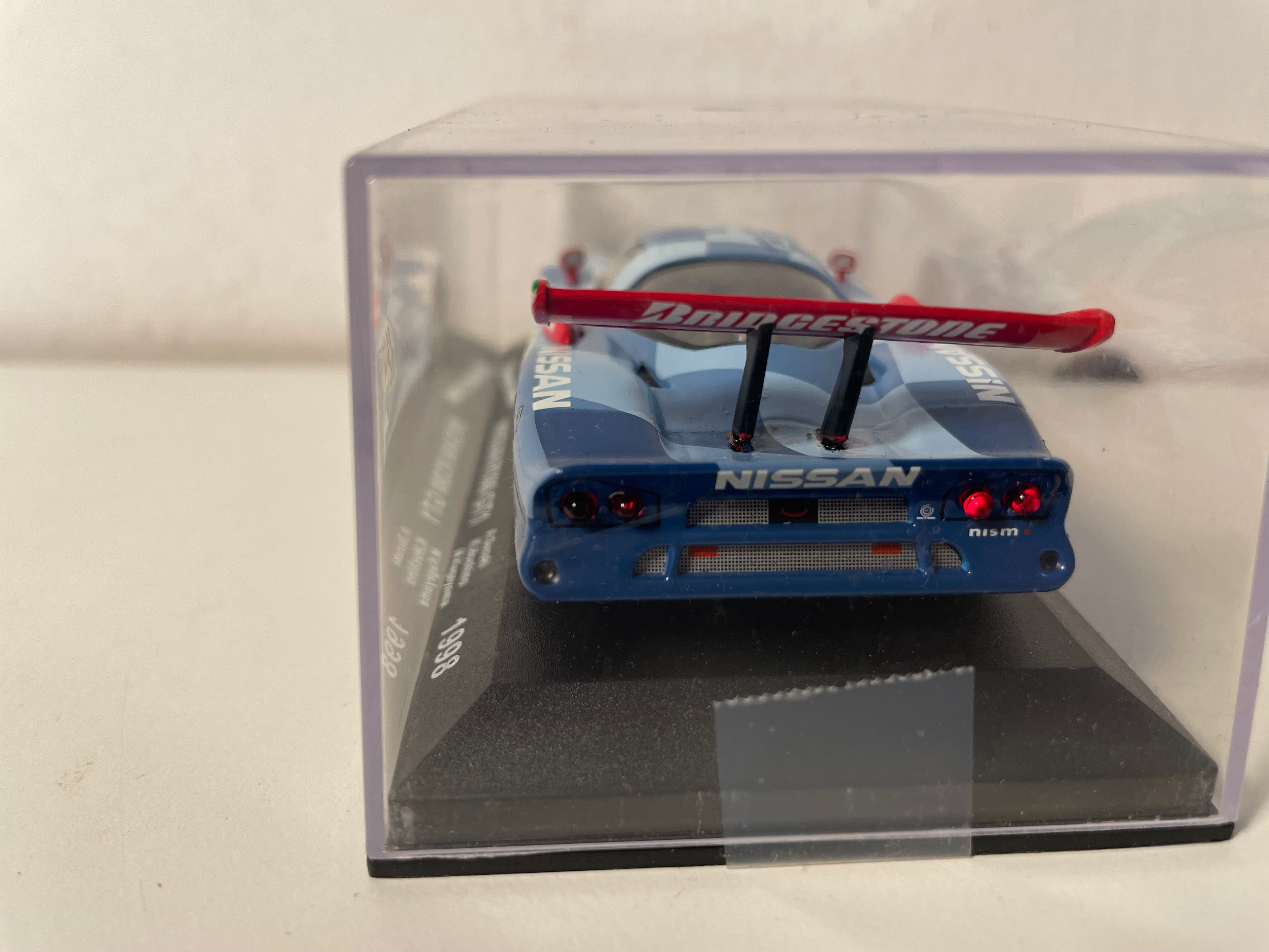 Bloen Nissan R390 GT1 Nummer 32 (24 Stonnen Le Mans 1998)