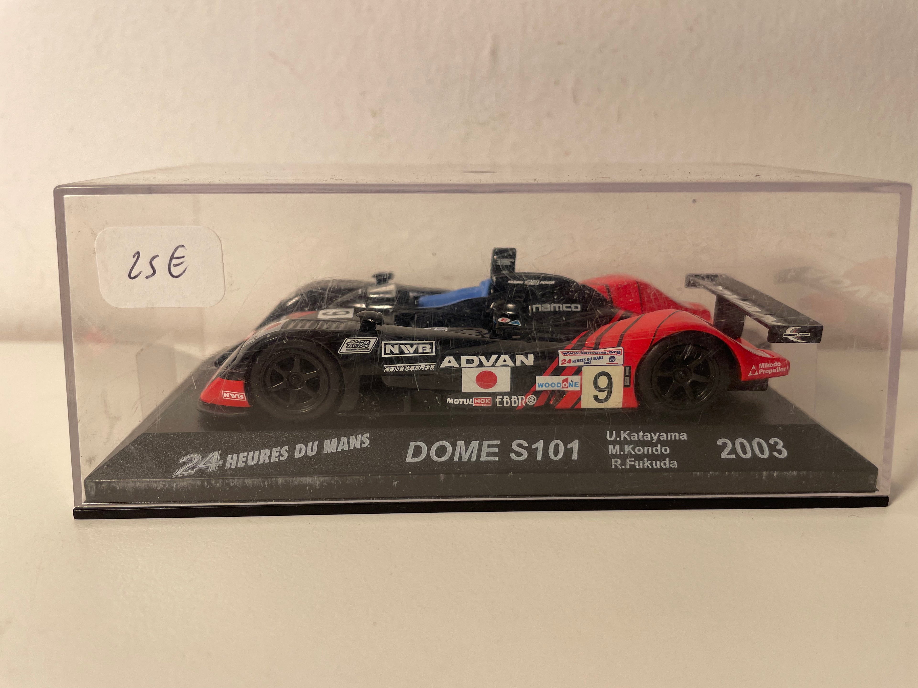 Dome S101 Schwarz und Rot Nummer 9 (24 Stunden von Le Mans von 2003)