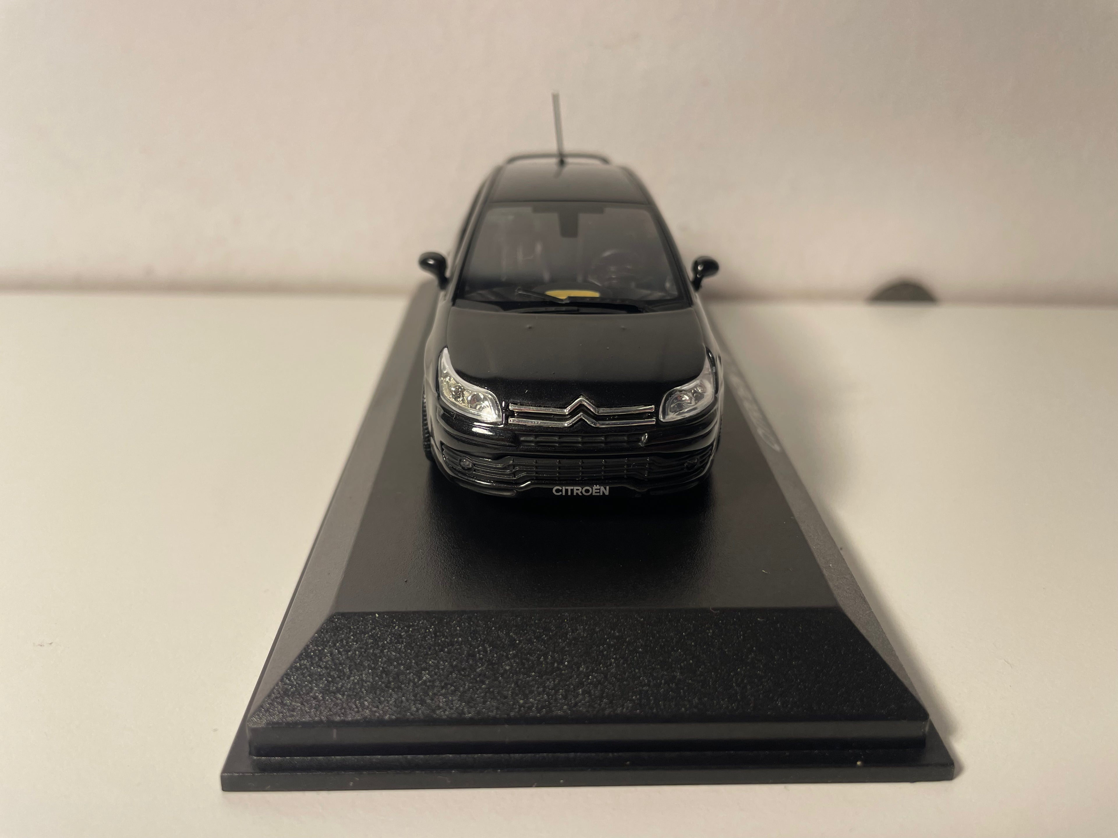 Citroën C4 coupé noir (noir Obsidien) - NOREV