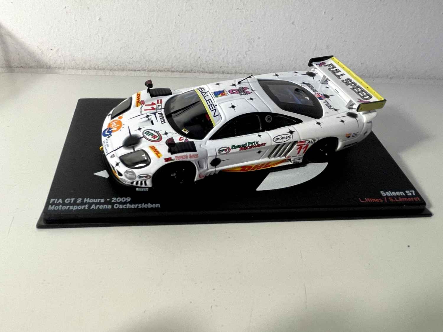 Saleen S7 branca número 11 - FIA GT 2 horas de 2009 - Motorsport Arena Oschersleben