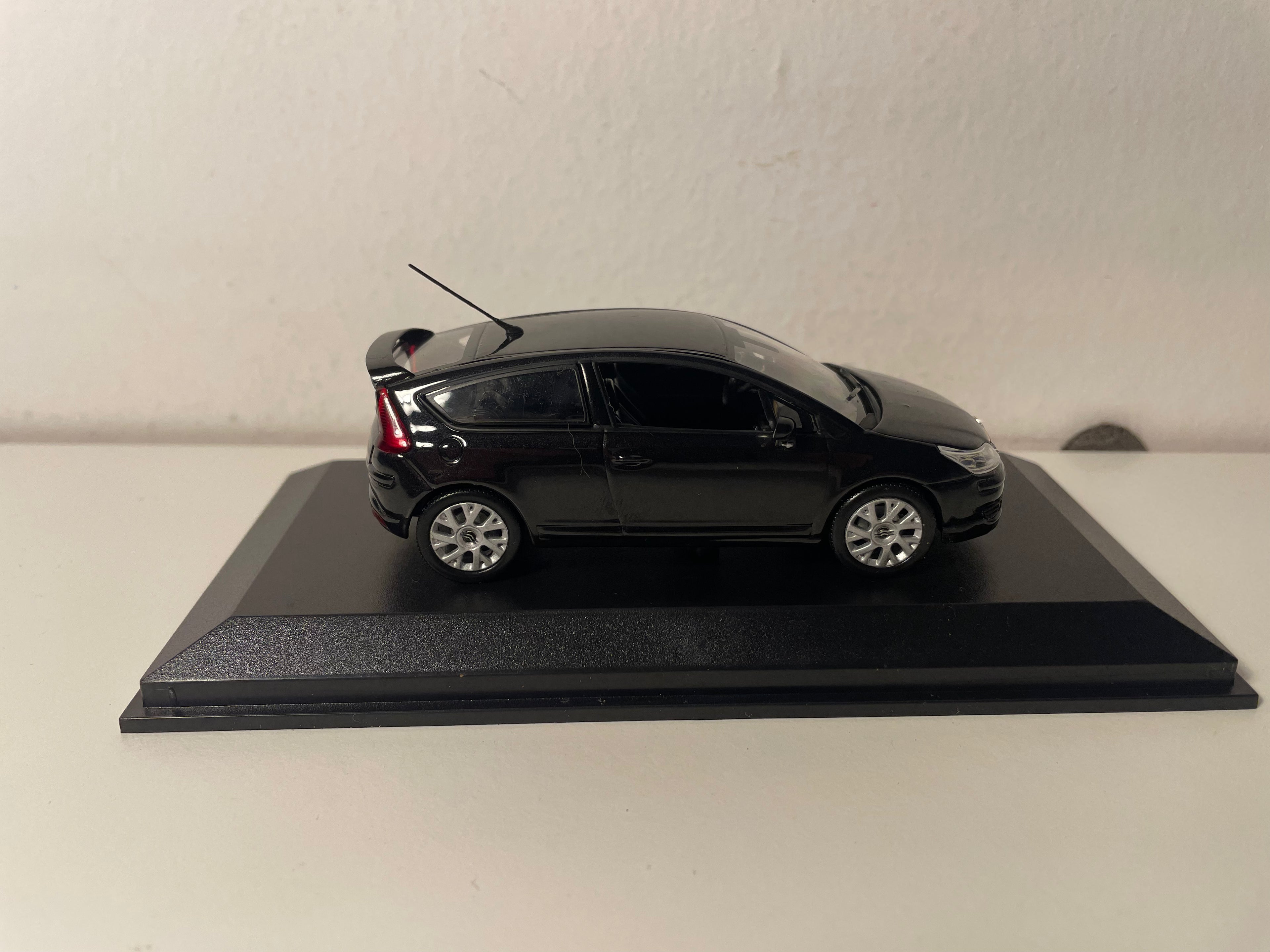 Citroën C4 coupé noir (noir Obsidien) - NOREV