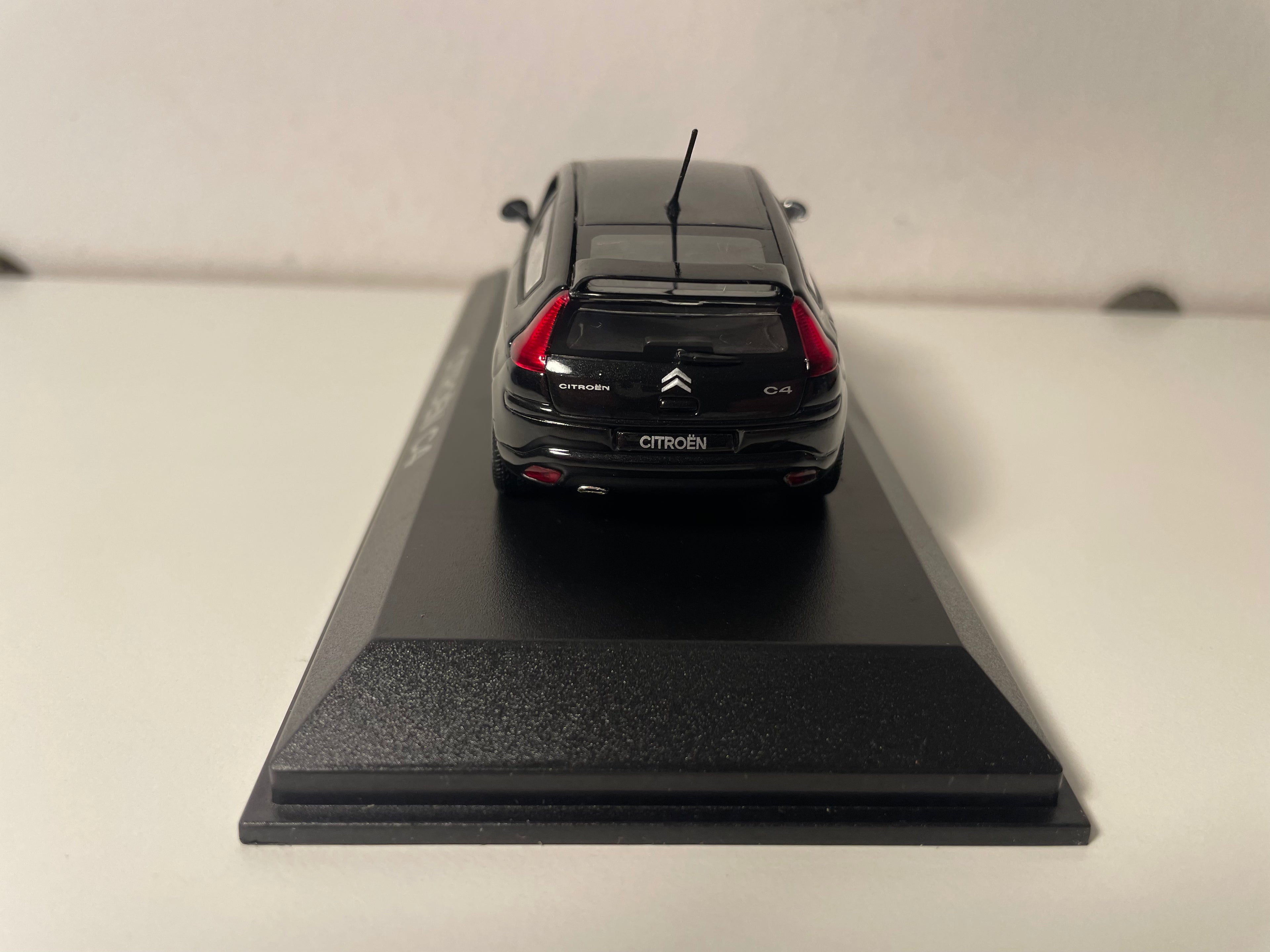 Citroën C4 coupé noir (noir Obsidien) - NOREV