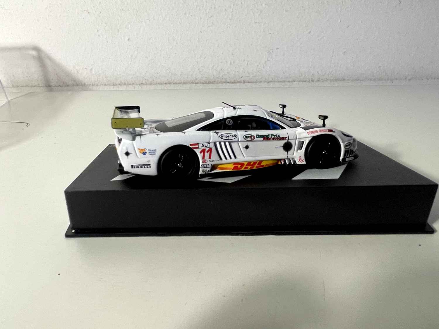 Saleen S7 branca número 11 - FIA GT 2 horas de 2009 - Motorsport Arena Oschersleben