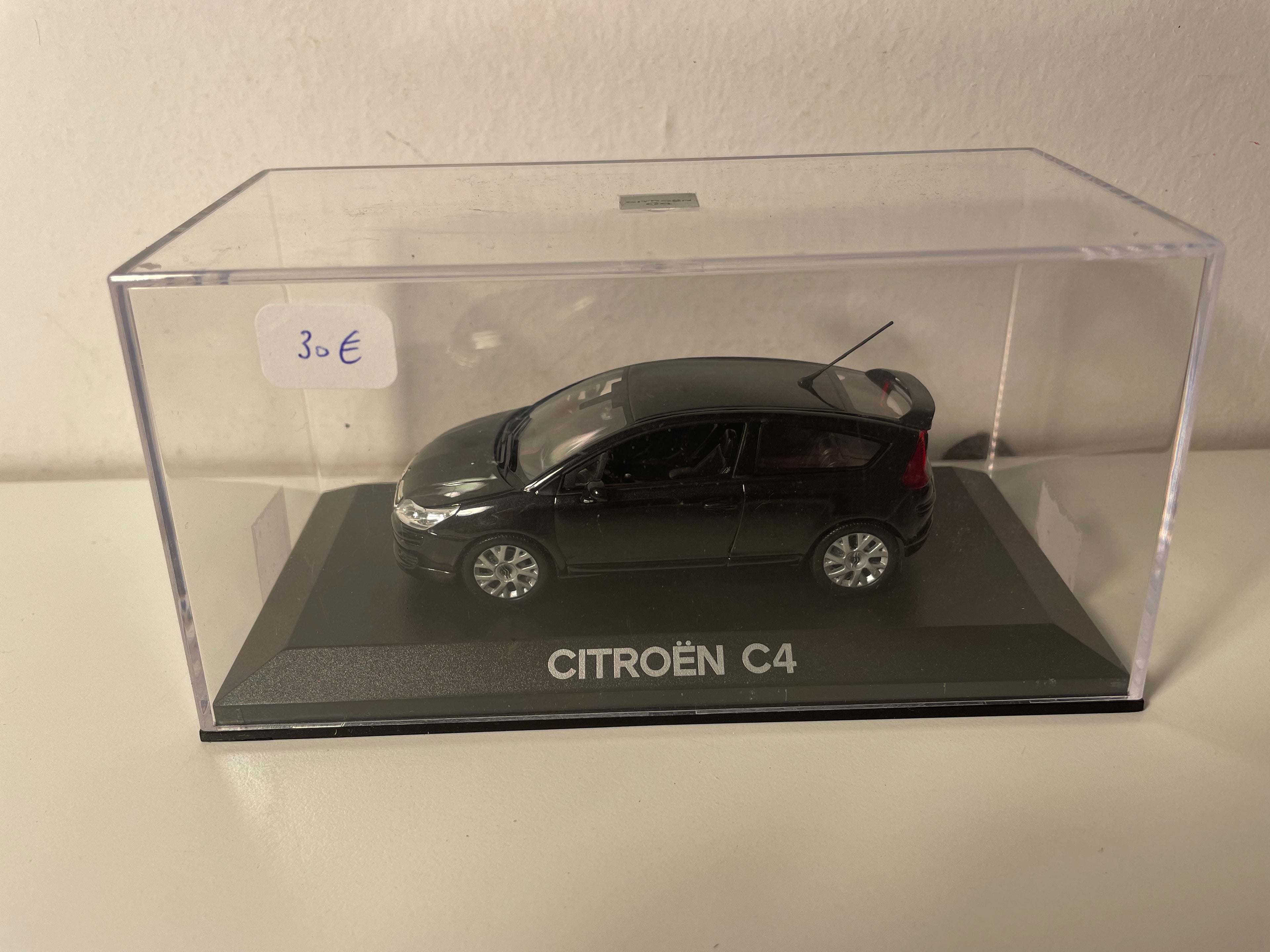 Citroën C4 coupé noir (noir Obsidien) - NOREV