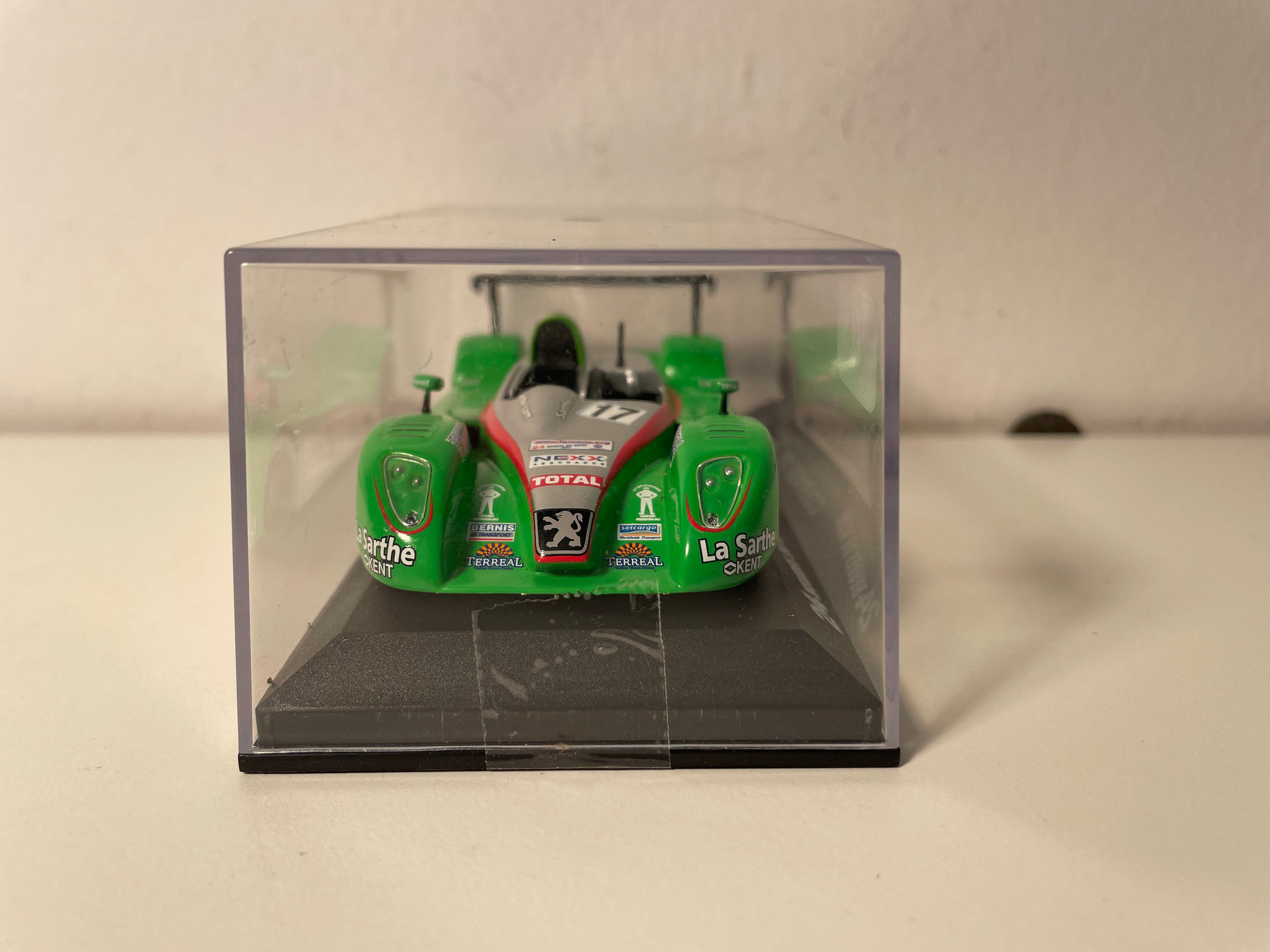 Courage C60 verte et grise numéro 17 - 24 heures du Mans de 2002