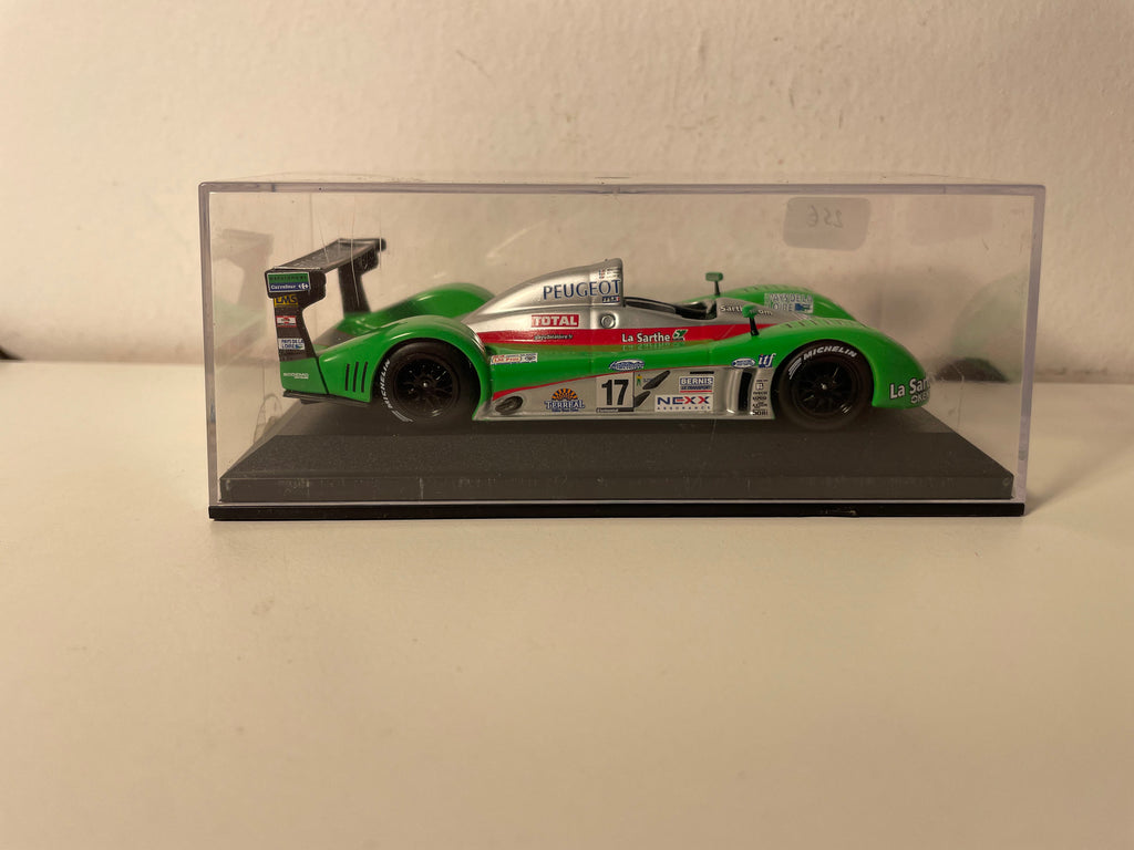 Groen-grijze Courage C60 nummer 17 (24 uur van Le Mans 2002)