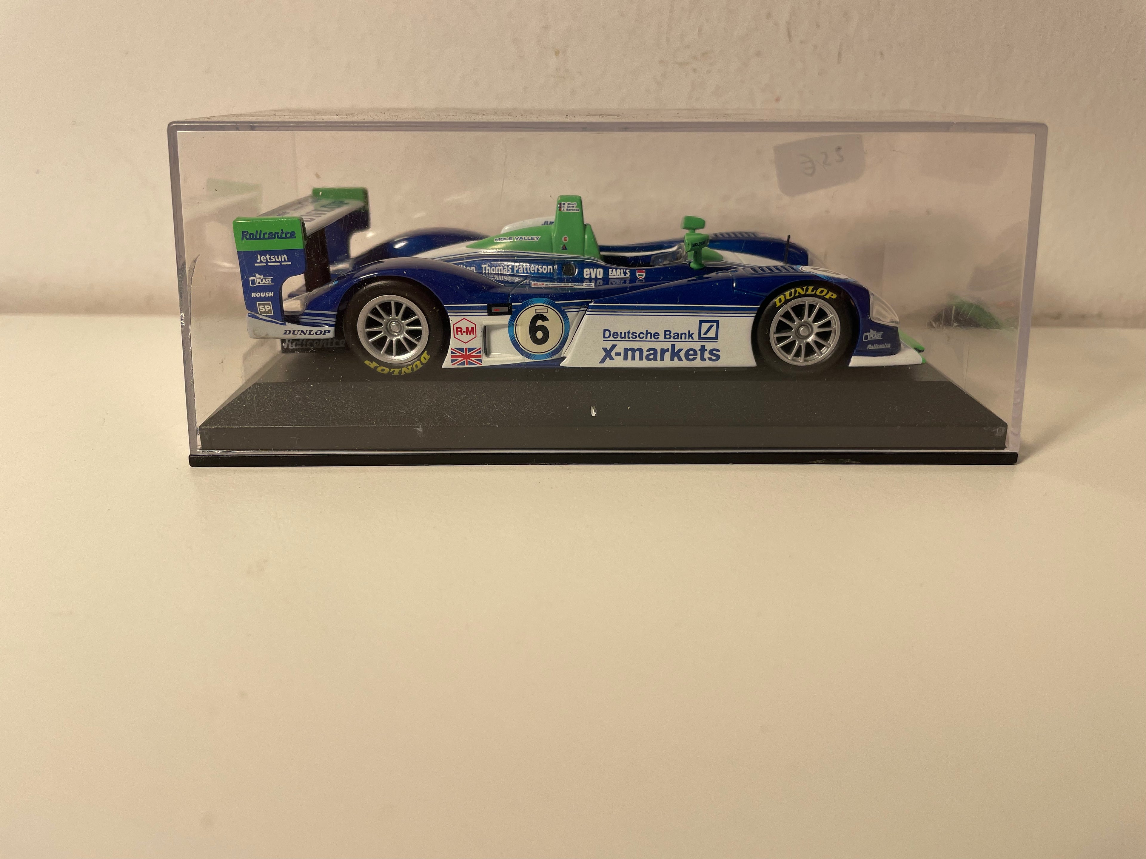 Dallara LMP02 bleue, blanche et verte numéro 6 - 24 heures du Mans de 2004