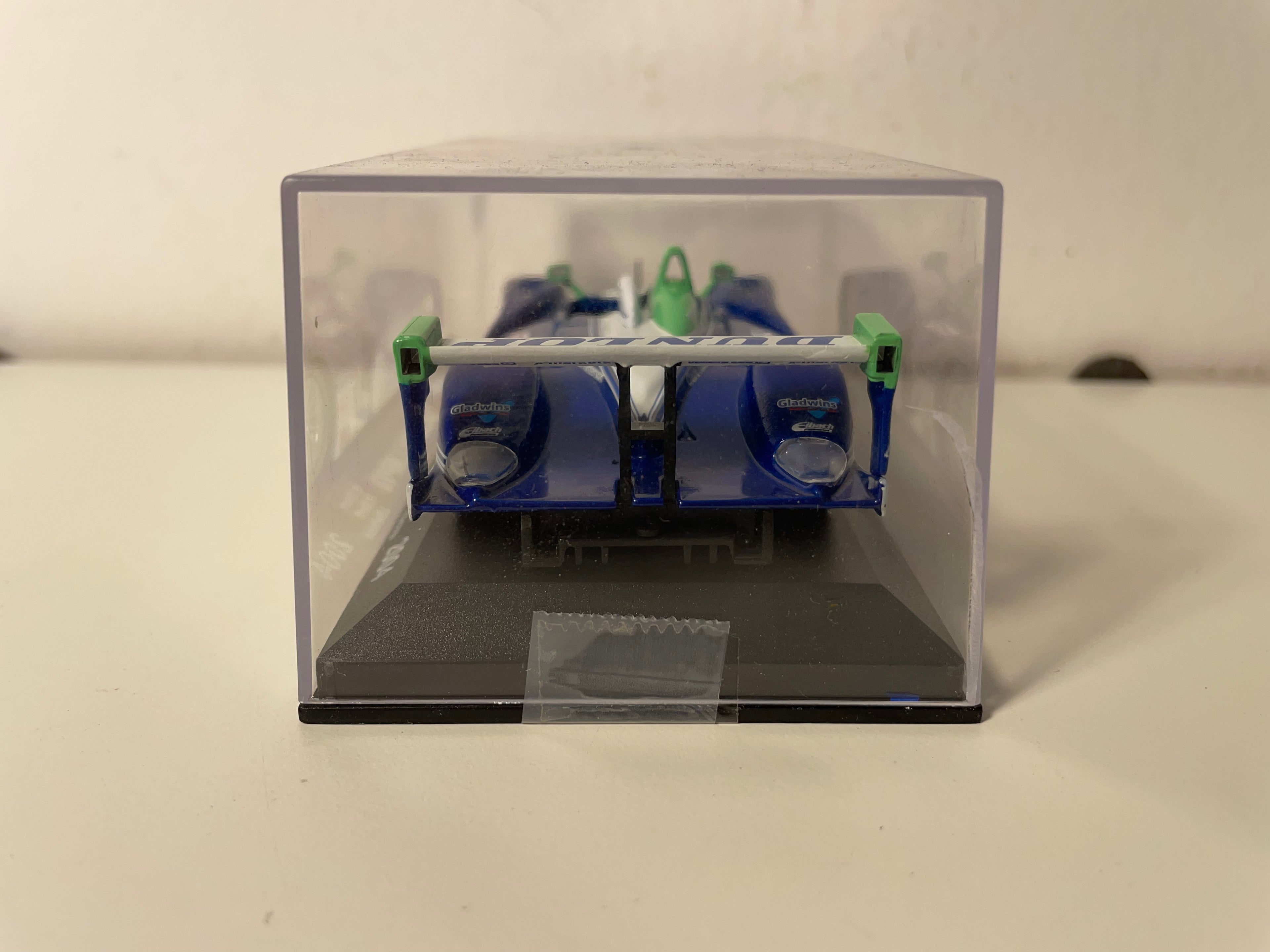 Dallara LMP02 bleue, blanche et verte numéro 6 - 24 heures du Mans de 2004