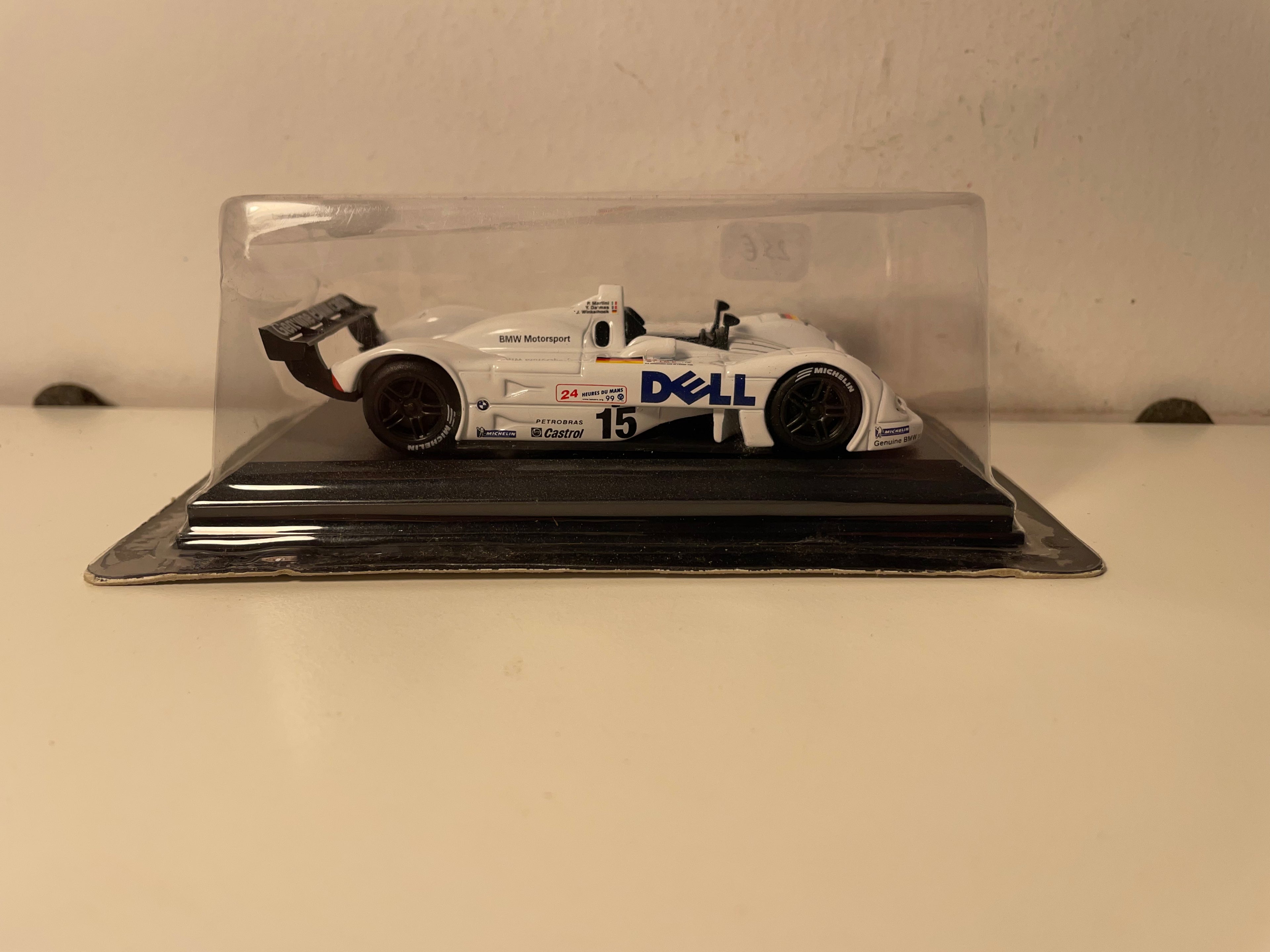 BMW V12 LMR blanche numéro 15 - 24 heures du Mans de 1999 (blister)