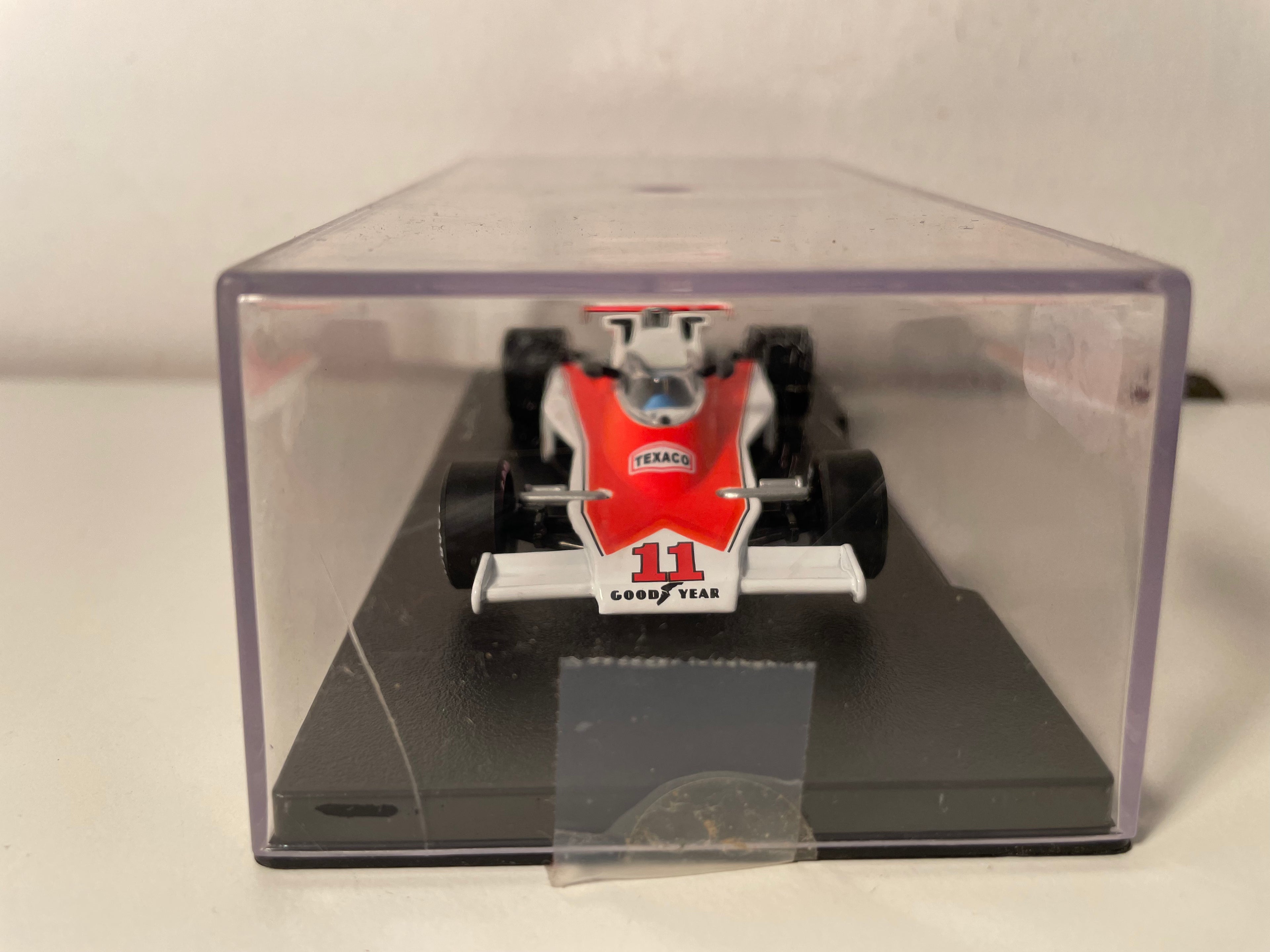 McLaren Ford M23 orange et blanche numéro 11 de 1976 - Formule 1