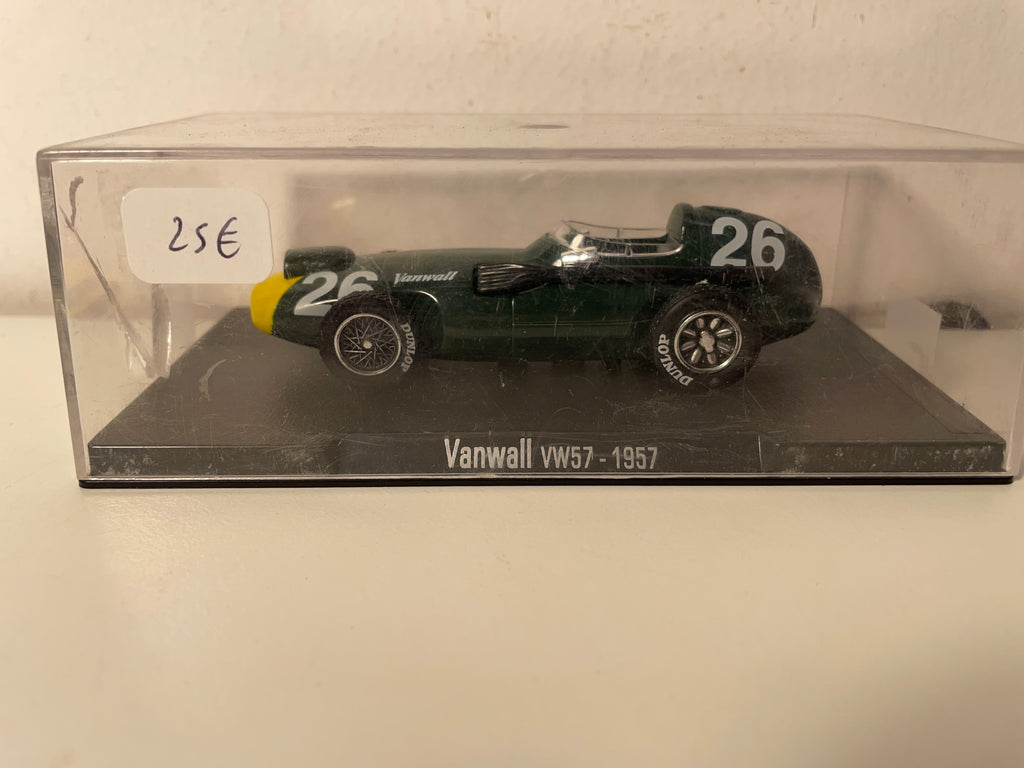 VW57 Vanwall verde número 26 de 1957 (Fórmula 1)